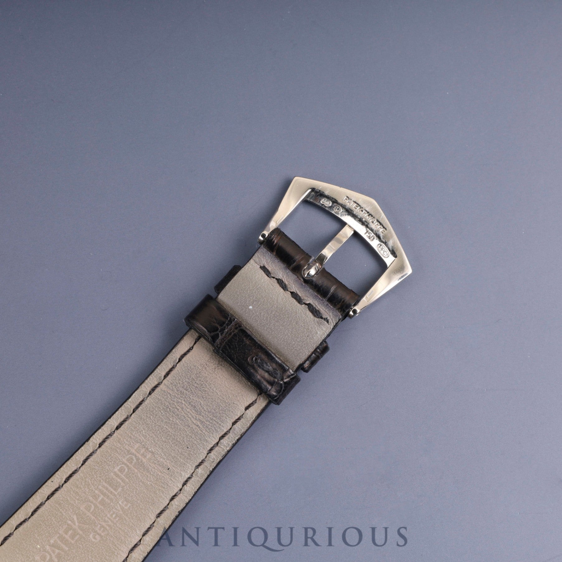 Patek Philippe Calatrava 5196G-001 Manual Winding Caliber 215PS 750 Genuine Leather Strap Genuine Buckle (750) Silver Dial Case Booklet Warranty (2015) Overhauled