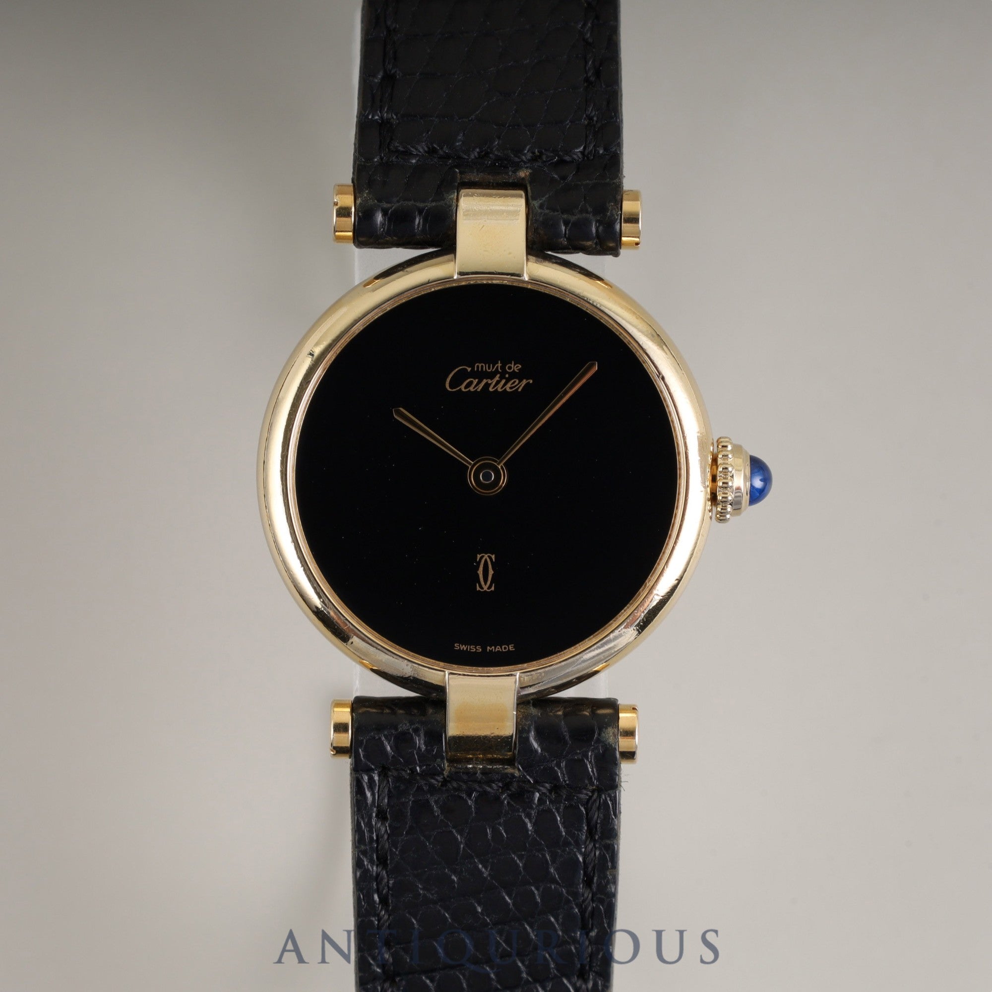 Cartier Must Vendôme VLC SM 18 Quartz Caliber - SV925 with genuine leather strap and genuine GP buckle. Onyx dial. Completely serviced at a Cartier boutique.