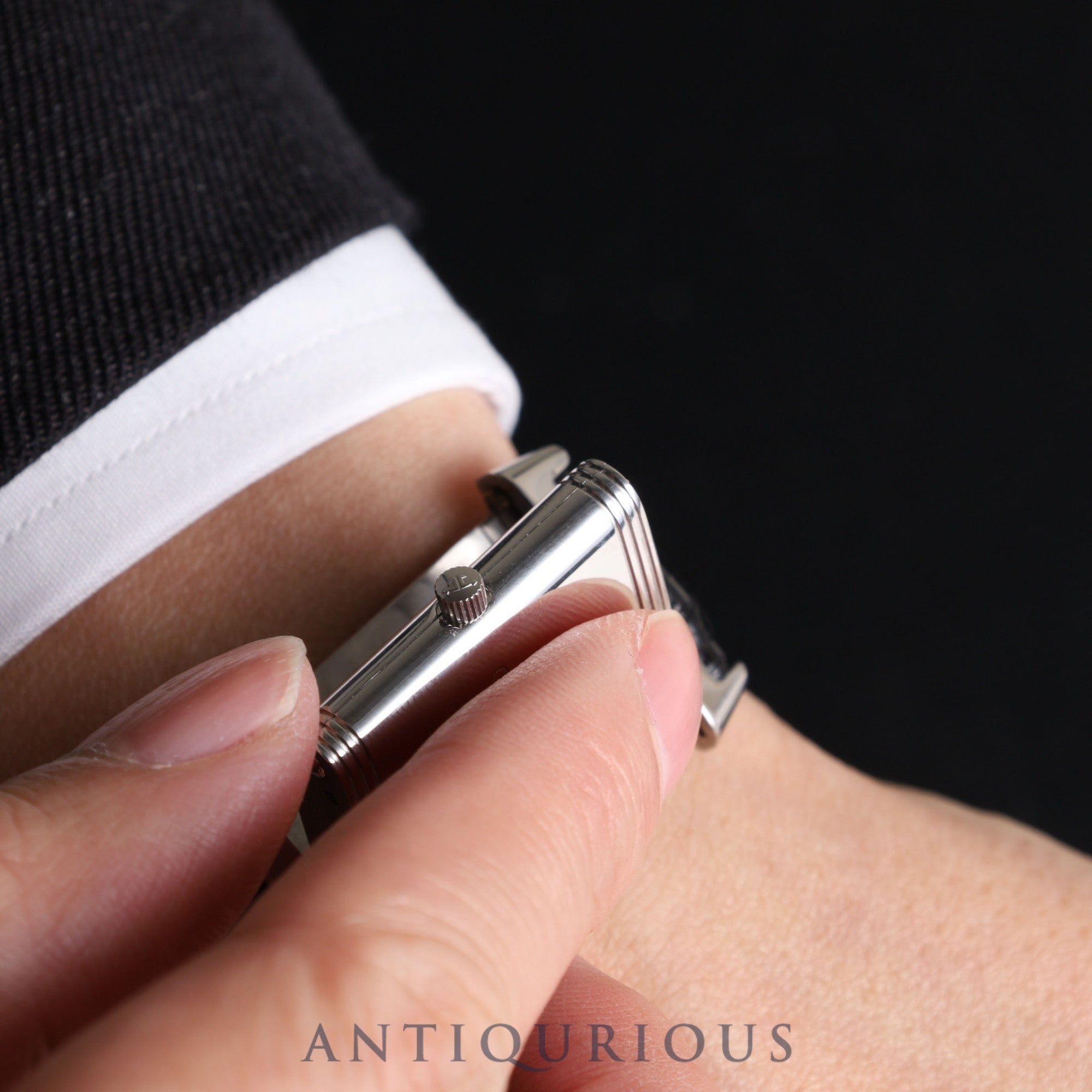 ジャガー・ルクルト レベルソ クラシック 250.8.86 手巻き Cal.846/1 SS 革 純正尾錠(SS)シルバーアラビア文字盤 ケース 保証書(1996年) 冊子 オーバーホール済み ※ケース裏彫りあり