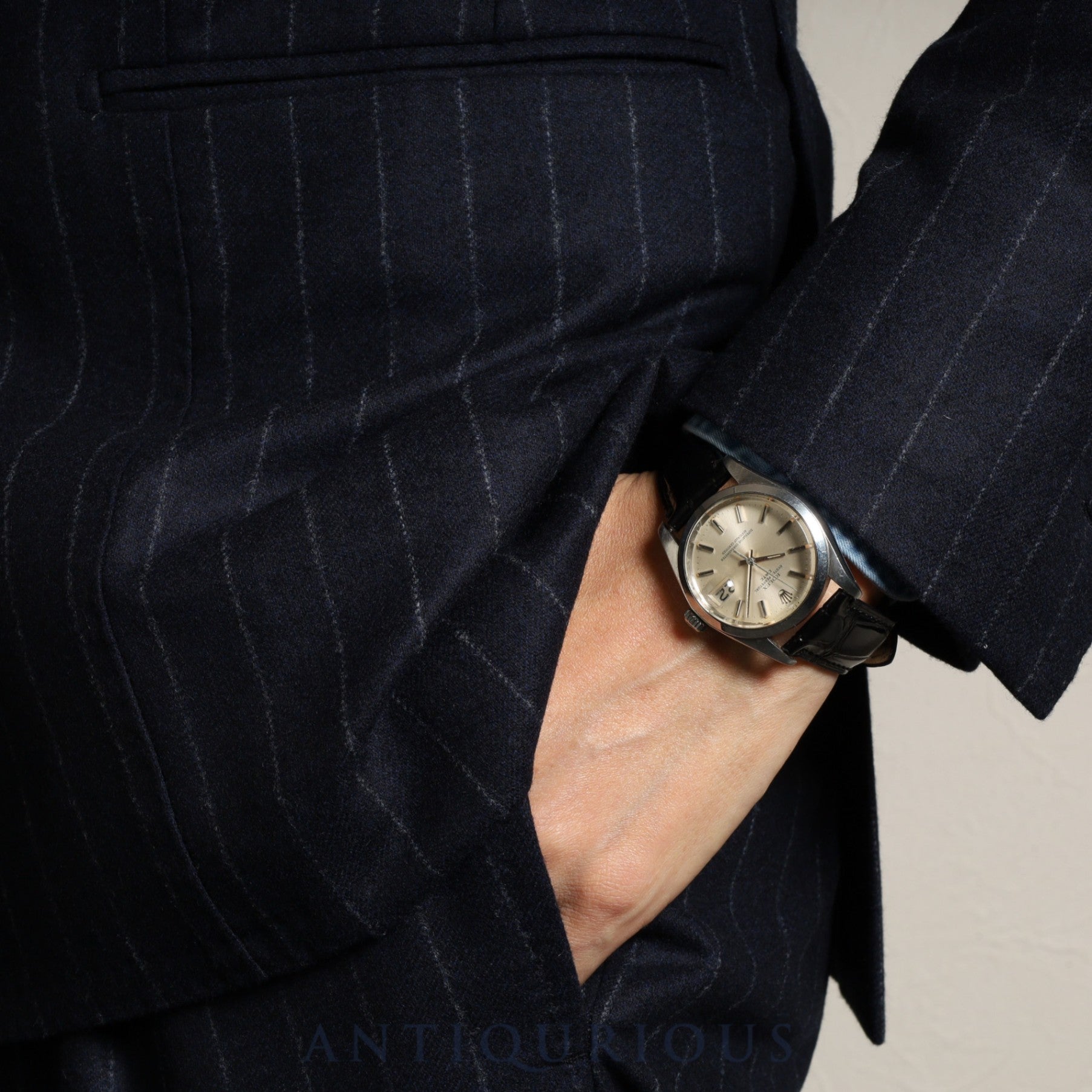 ロレックス オイスターパーペチュアルデイト 1500 自動巻き Cal.1570 SS 革 社外尾錠(SS)シルバー文字盤 36mm 53番台(1977年)オーバーホール済み