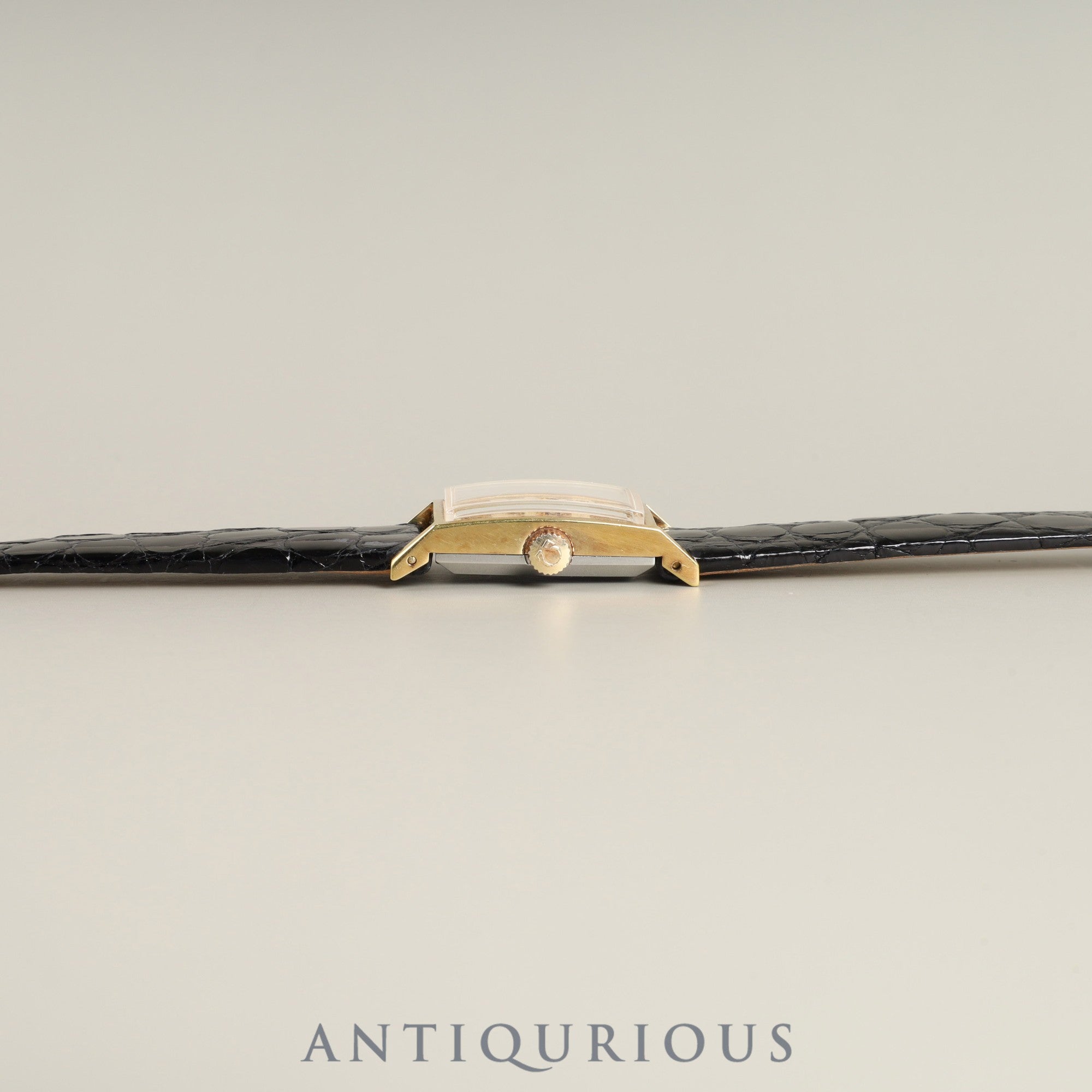 オメガ ジュネーブ 手巻き GP 革 純正尾錠(GP)ゴールド文字盤 オーバーホール済み