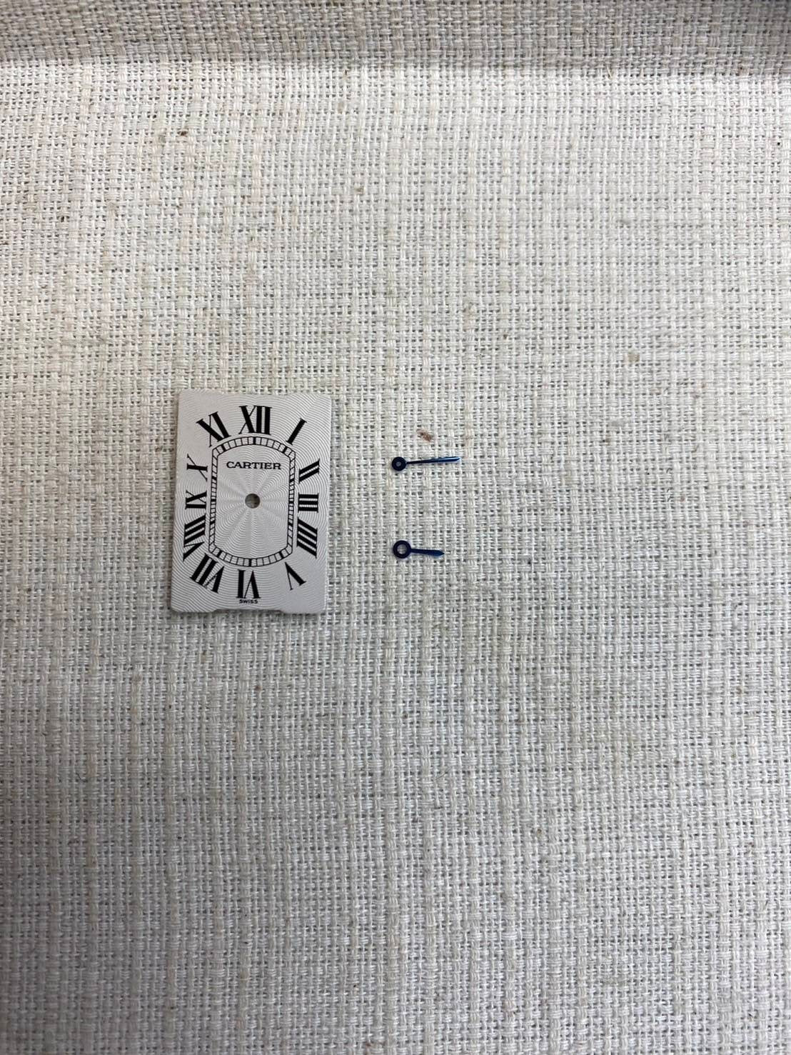 カルティエ タンク バスキュラント LM W1011358 / 2390 手巻き Cal.060 SS 革 純正尾錠(SS)ホワイトギョーシェ文字盤 箱