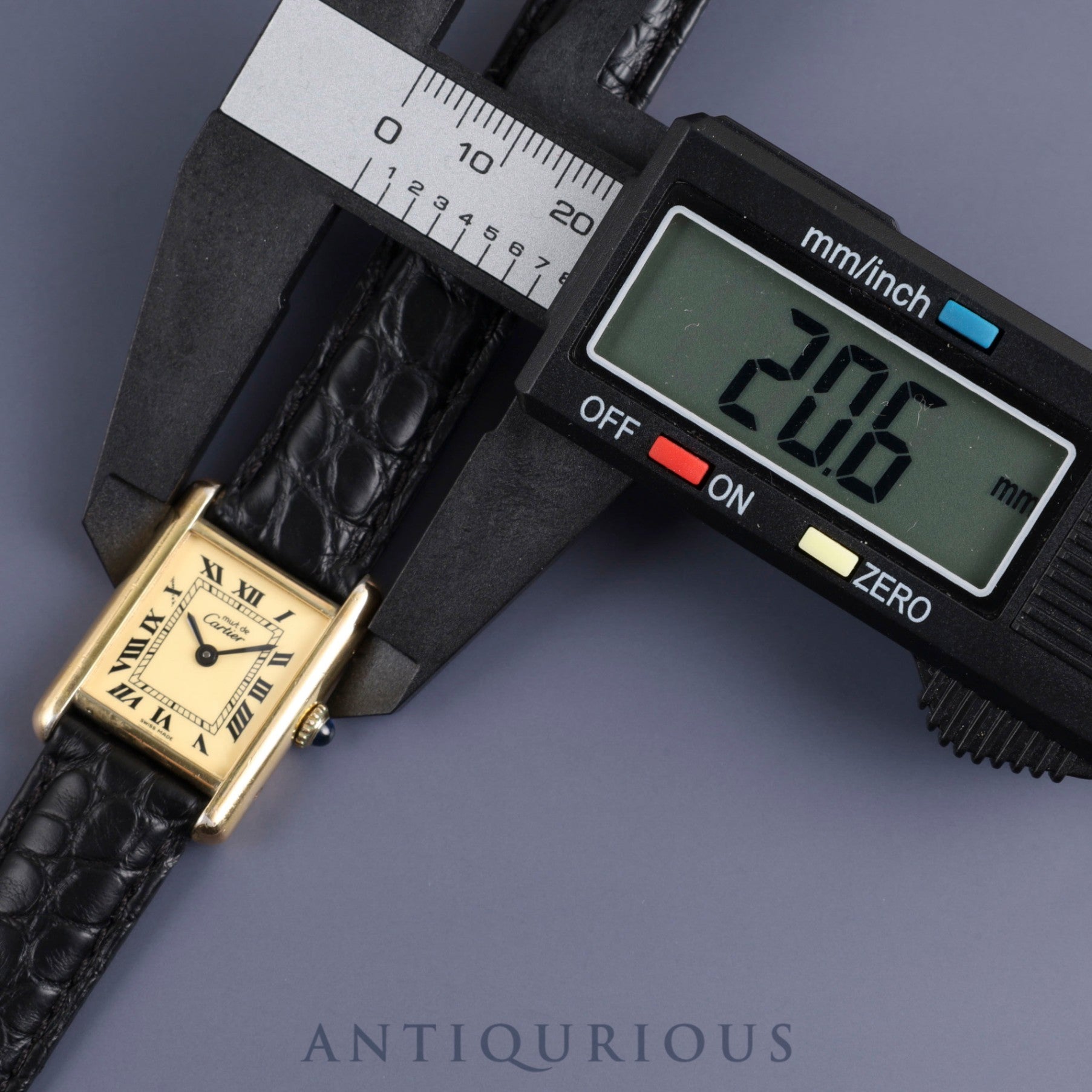 Cartier Must Tank SM 2974213 Manual winding V925 Leather Genuine D buckle (GP) Ivory Roman dial International permanent warranty (1982) Complete service completed at Cartier boutique