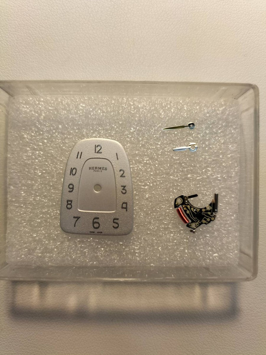 エルメス ギャロップ W053757WW00 / GA1.110 クォーツ SS 純正ベルト 純正尾錠(SS)シルバー文字盤 箱(剥がれあり) 保証書(2021年)冊子 オーバーホール済み