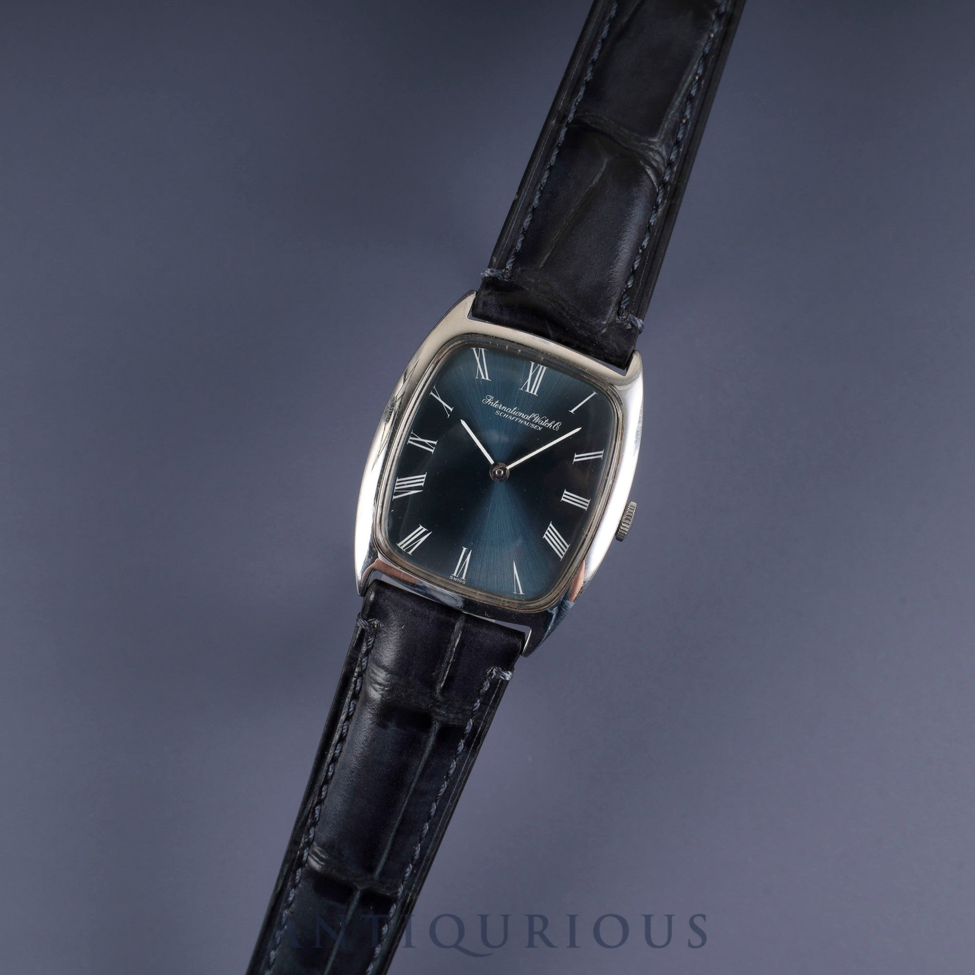 IWC オールドインター シャウハウゼン 2582 手巻き Cal.423 SS 革 社外尾錠 ブルーローマン文字盤 オーバーホール済み