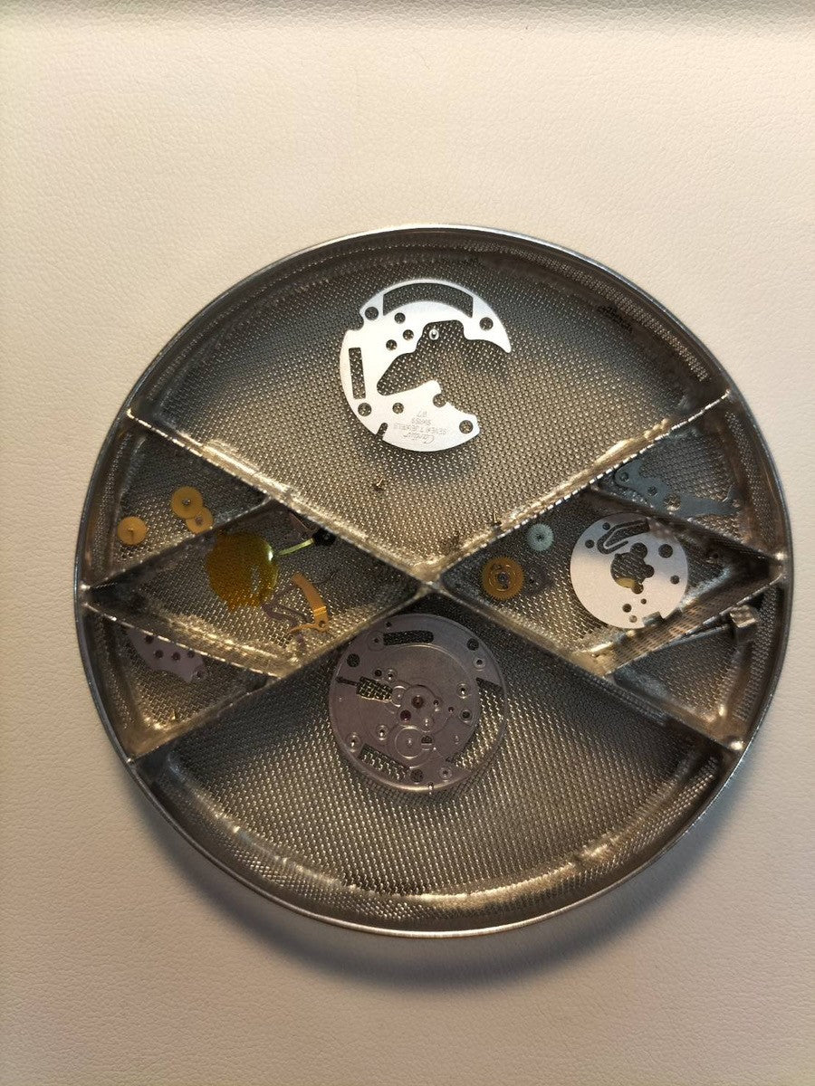 Cartier Santos Galbee LM W20025D6 / 1564 Quartz Cal.87 Stainless Steel Ivory with Silver Roman Dial Overhauled