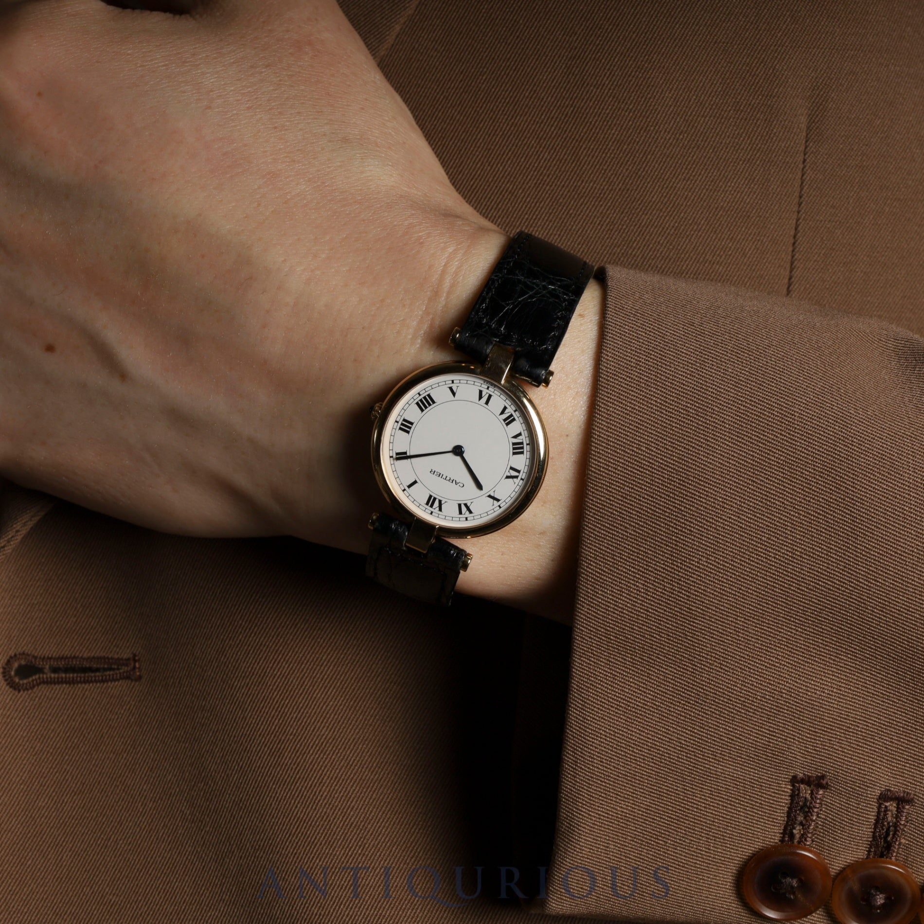 Cartier Vendôme VLC LM 881001 Quartz Cal.-750 with genuine leather strap and genuine buckle (GP). White Roman dial, 30mm. Boxed and overhauled.