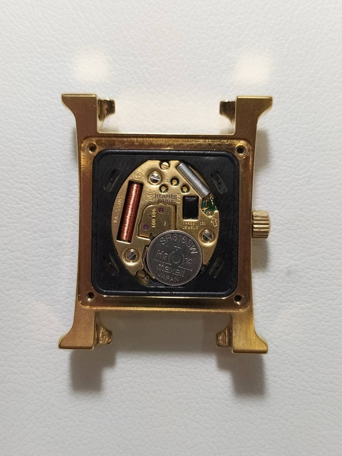 エルメス Hウォッチ HH1.210 クォーツ Cal.901.001 GP 純正レザーベルト(□A刻印:1997年) 純正ピンバックル(GP)ホワイトアラビア文字盤(SWISS MADE) 箱 保証書(1999年 / 詳細未記載) オーバーホール済み