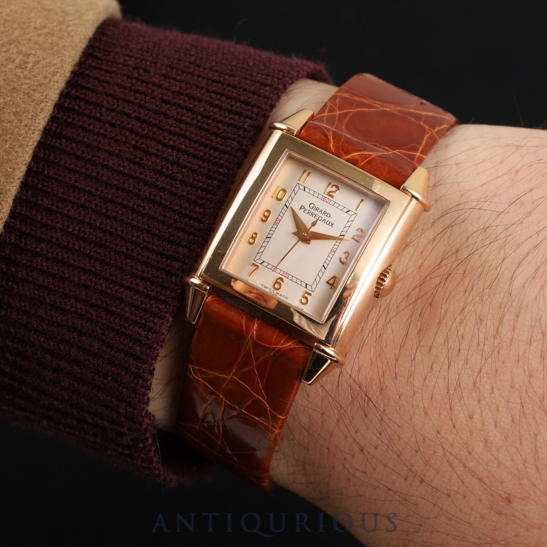 Girard-Perregaux Vintage 1945 2590 Manual winding Cal.2409 YG Leather Genuine buckle (750) Champagne Arabic dial Overhauled