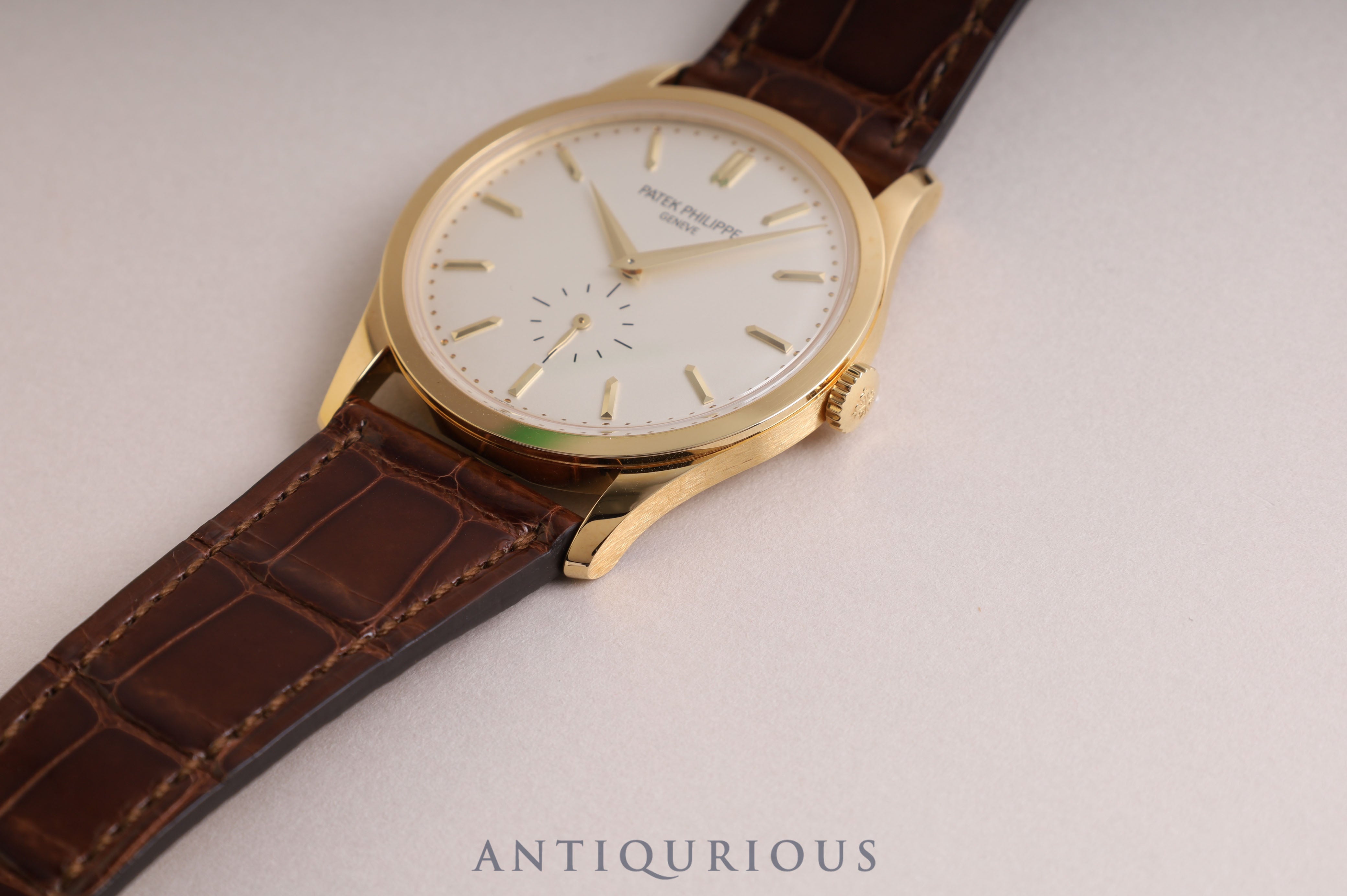 Patek Philippe Calatrava 5196J-001