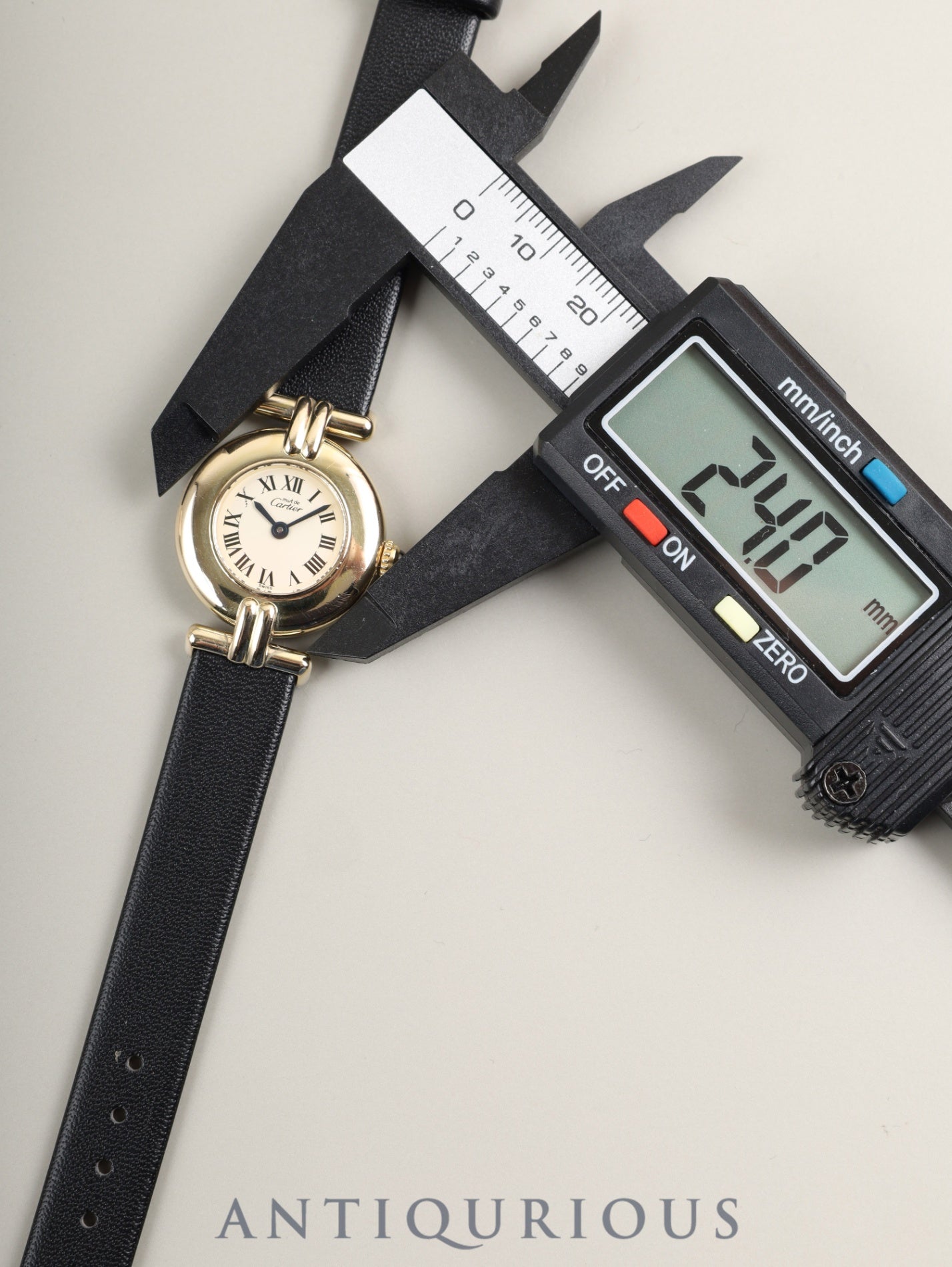 カルティエ マストコリゼ 590002 クォーツ SV925 革 純正尾錠(GP) アイボリーローマン文字盤 24mm 箱 冊子 保証書(1996年)カルティエブティックにてコンプリートサービス(フルメンテナンス)済み