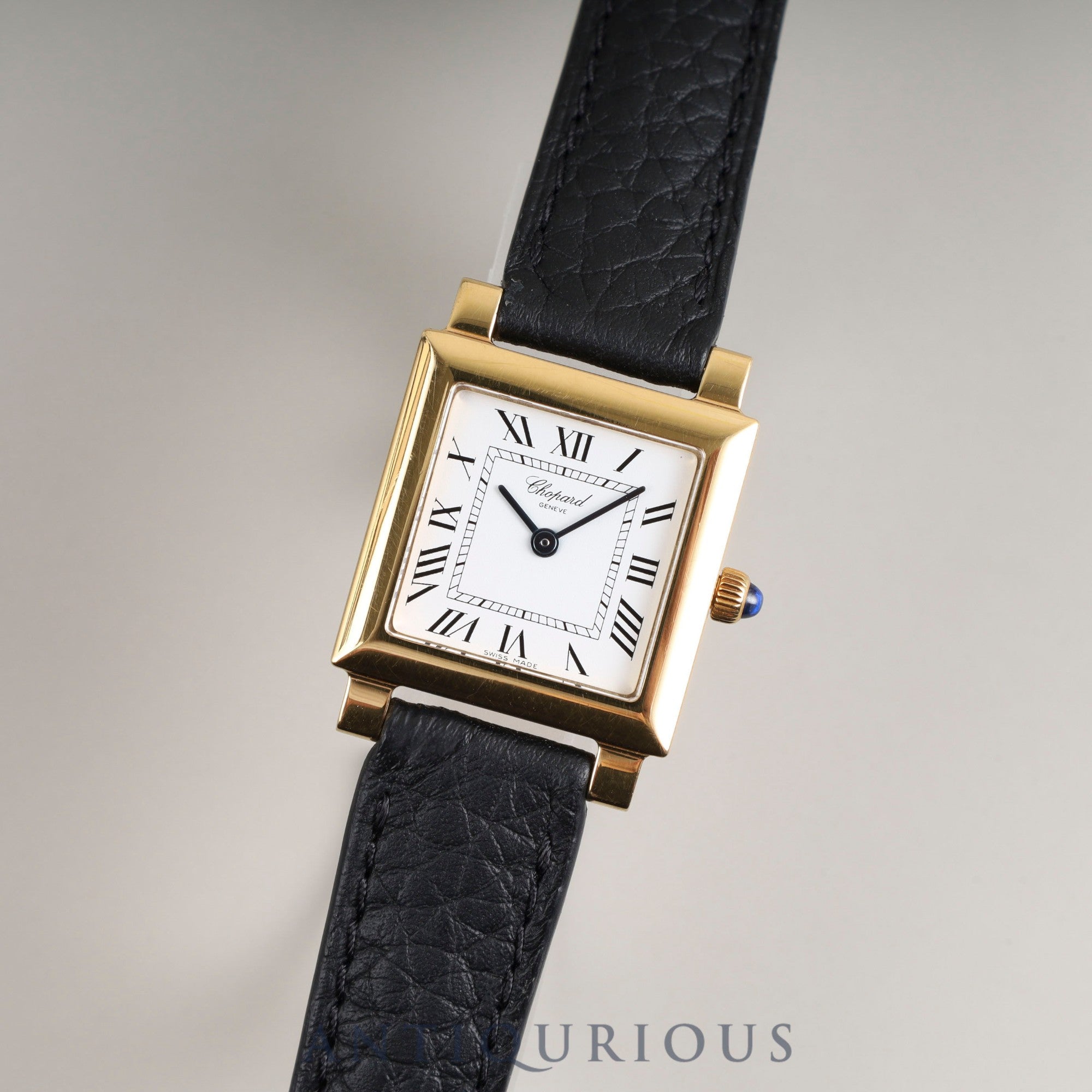 ショパール クラシック スクエア 127366 クォーツ Cal.976.001 750 カミーユ・フォルネ社製革ベルト 純正尾錠(GP) ホワイトローマン文字盤 箱 原産地証明書(2015年) 冊子 オーバーホール済み