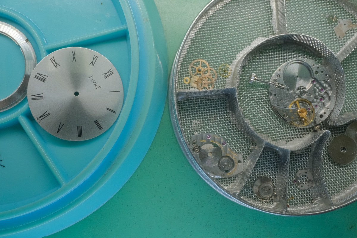 Piaget Round 90239 Manual Winding Caliber 9P2 750 Leather Genuine Buckle (750) Silver Dial Genuine Strap Overhauled