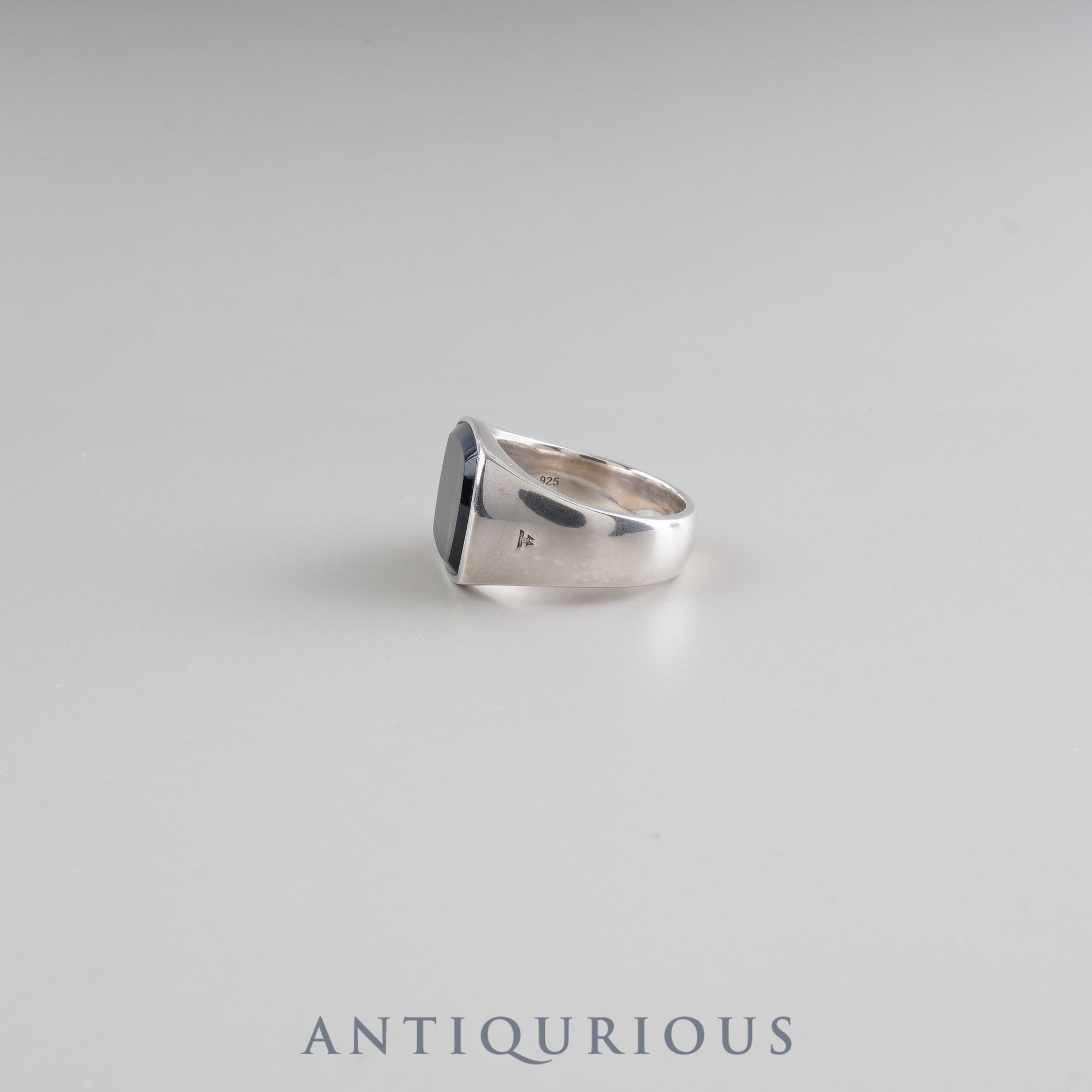 トムウッド リング クッション ブルーホークアイ