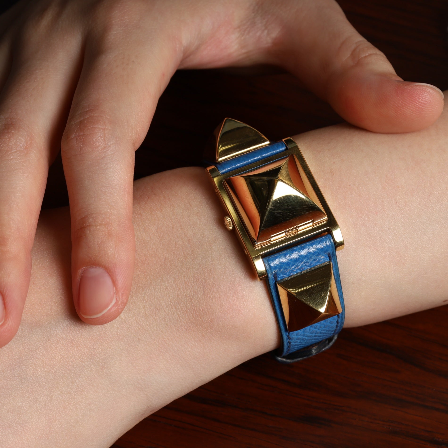 エルメス メドール11.01 クォーツ Cal.976.001 GP 純正革ベルト(◯V刻印:1992年) 純正尾錠(GP) ホワイト文字盤 ケース オーバーホール済み