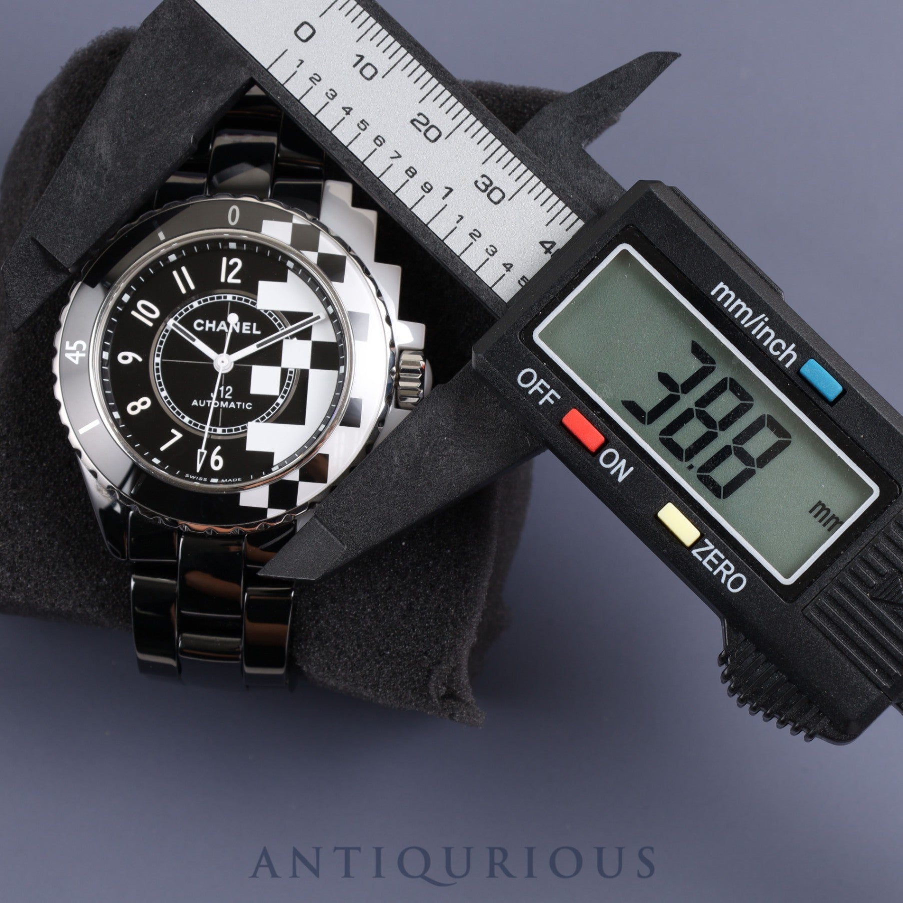 シャネル J12 サイバネティック H7988 自動巻き Cal12.1 CE SS ブラック×ホワイト文字盤 箱 保証書(2023年)※未使用品