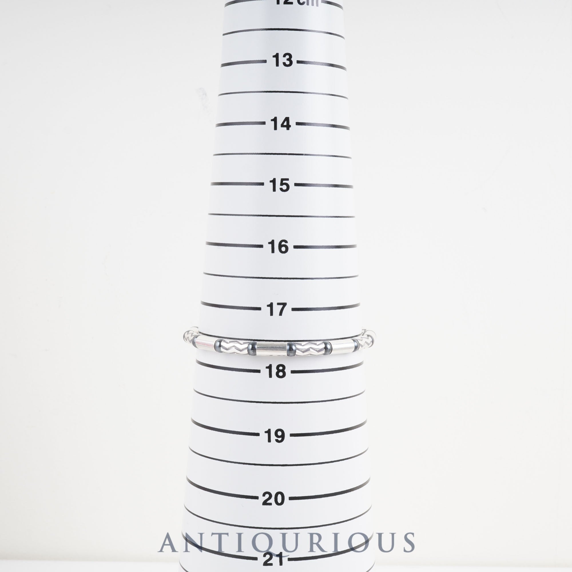 ティファニー ブレスレット アズテック ジグザグ スターリングシルバー ヘマタイト 箱 保存袋 カード(2002年)