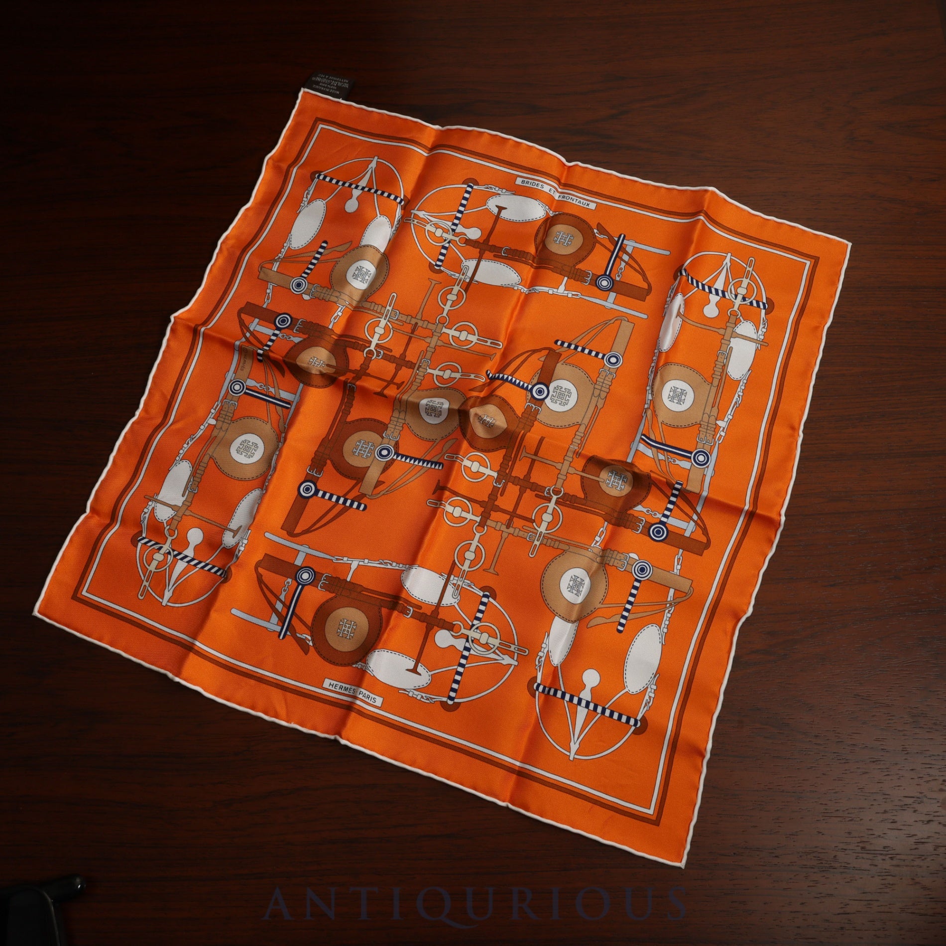 エルメス スカーフ カレ45 BRIDES ET FRONTAUX 馬勒と額飾り SILK100