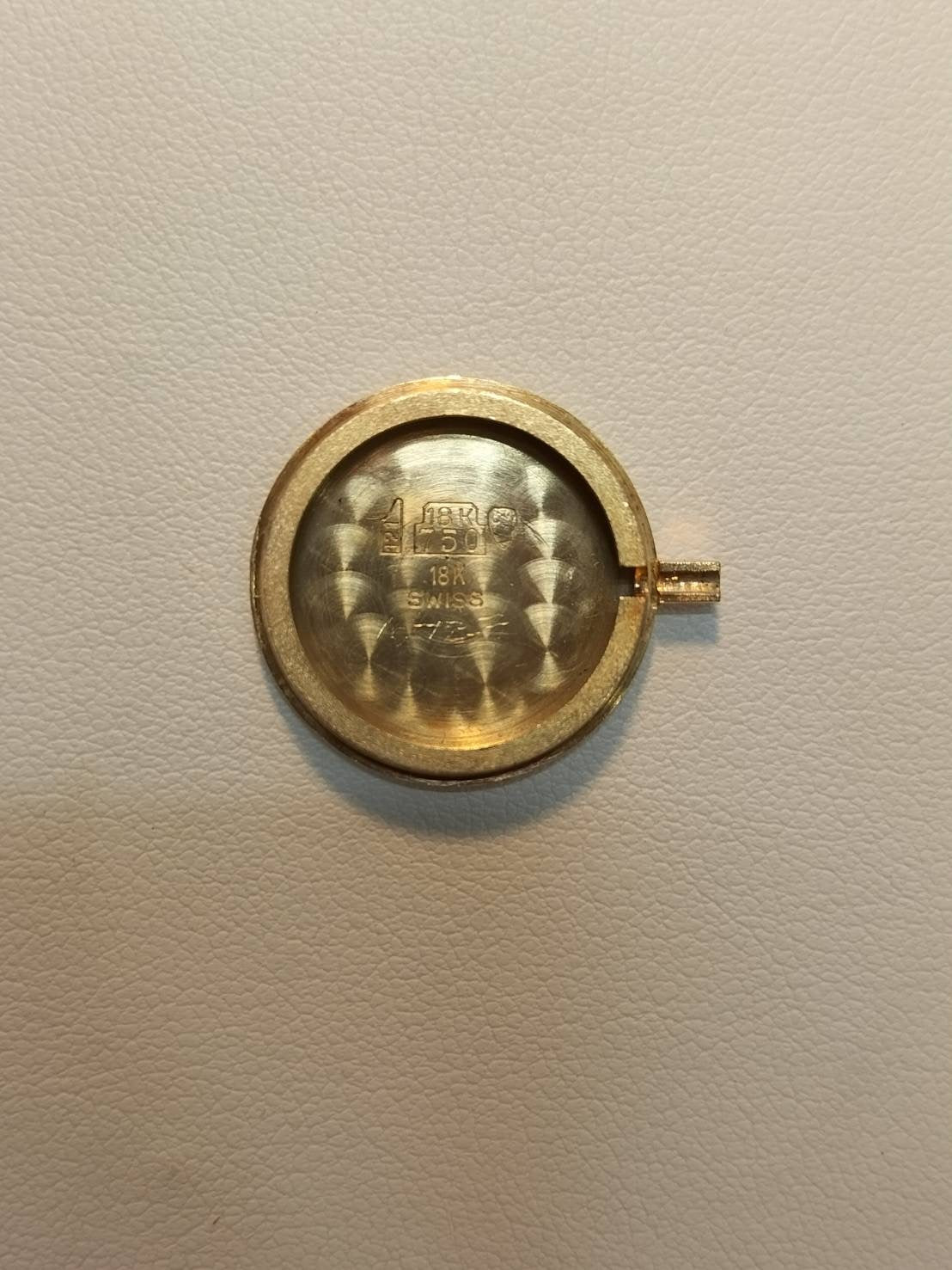 カルティエ ヴァンドーム エリプス VLC SM 6708 手巻き 750YG 純正革ベルト 純正尾錠(750YG) ホワイトローマン文字盤(PARIS表記) 保証書 オーバーホール済み