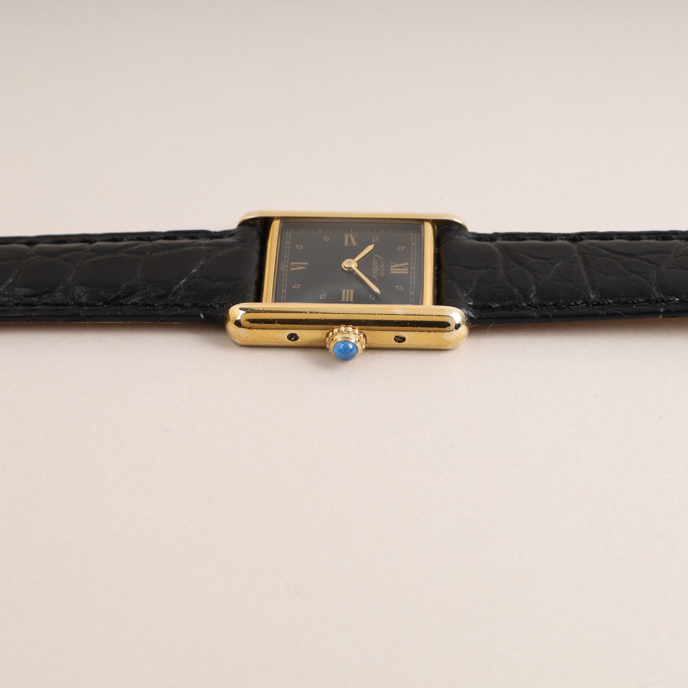 カルティエ マストタンク SM QZ ブラック飛びローマン文字盤