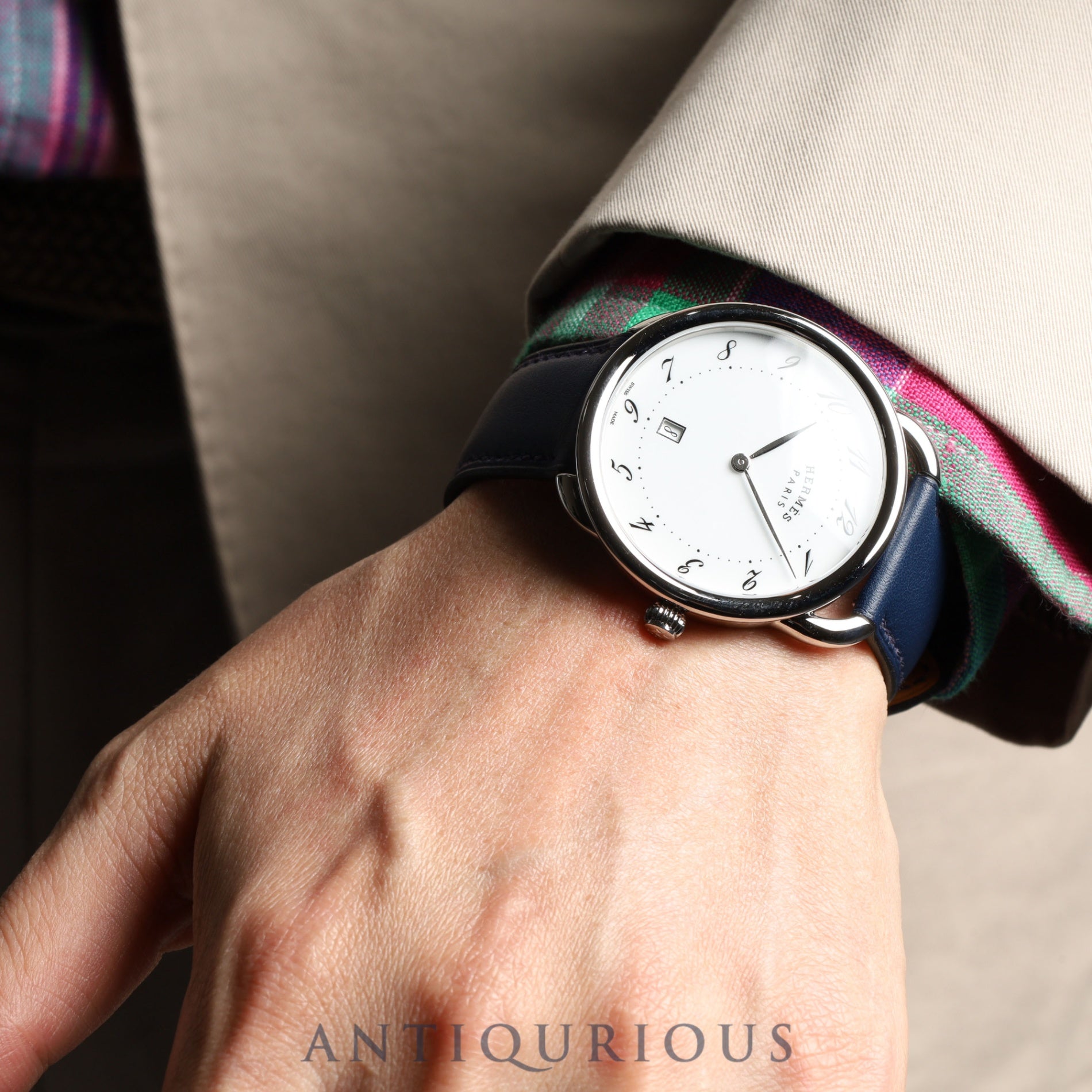 Hermes Arceau AR7Q.810 Quartz SS Genuine leather strap (Z engraved: 2021) Genuine buckle (SS) White Arabic dial Box Booklet Warranty (2024) Overhauled