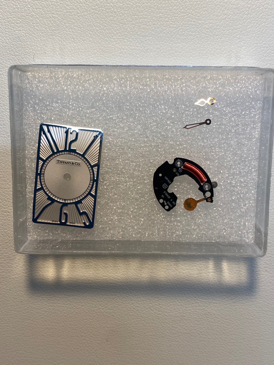 ティファニー ギャラリー Z3000.10.10A21A68A クォーツ Cal.976.001 SS 革 純正バックル(SS)シルバー文字盤 箱 保証書(2013年)オーバーホール済み