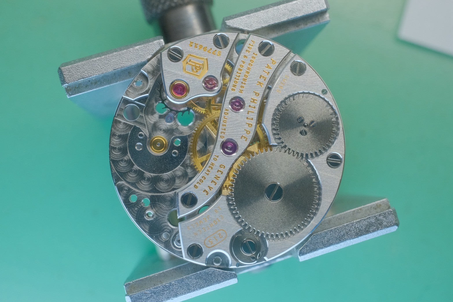 Patek Philippe Calatrava 5196G-001 Manual Winding Caliber 215PS 750 Genuine Leather Strap Genuine Buckle (750) Silver Dial Case Booklet Warranty (2015) Overhauled