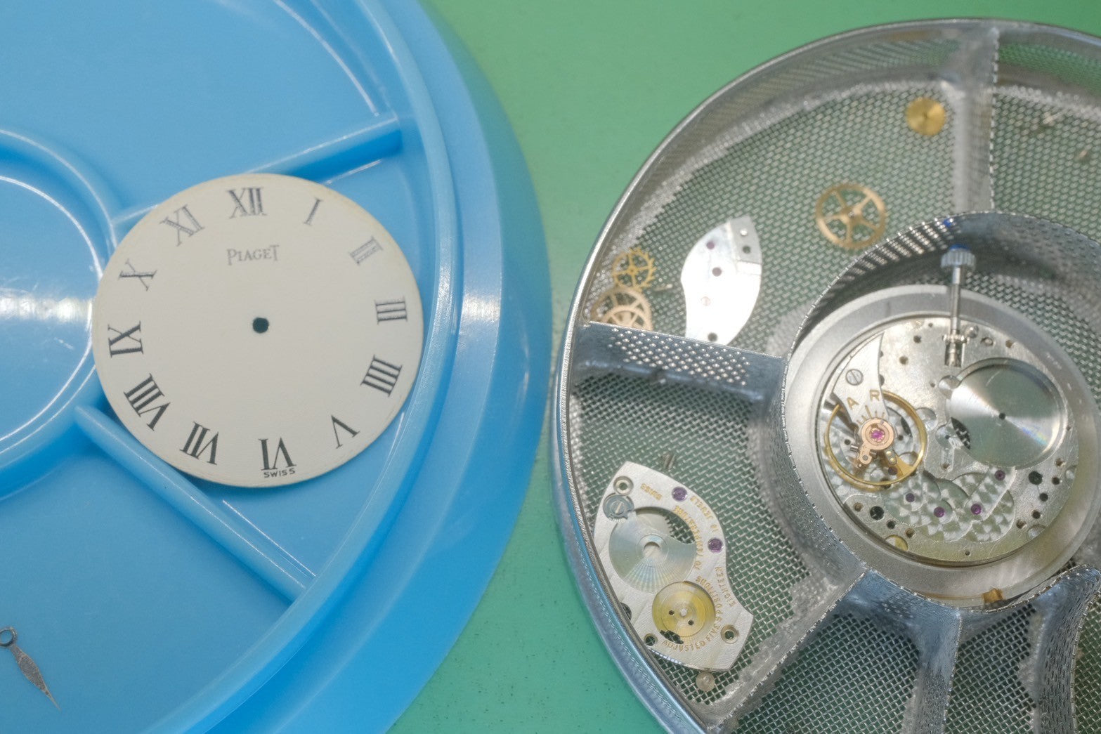 Piaget Round 9026 Manual Winding Cal.9P1 750 Leather Strap with Genuine Buckle (750) White Roman Dial 30mm Box Case Dust Bag Overhauled