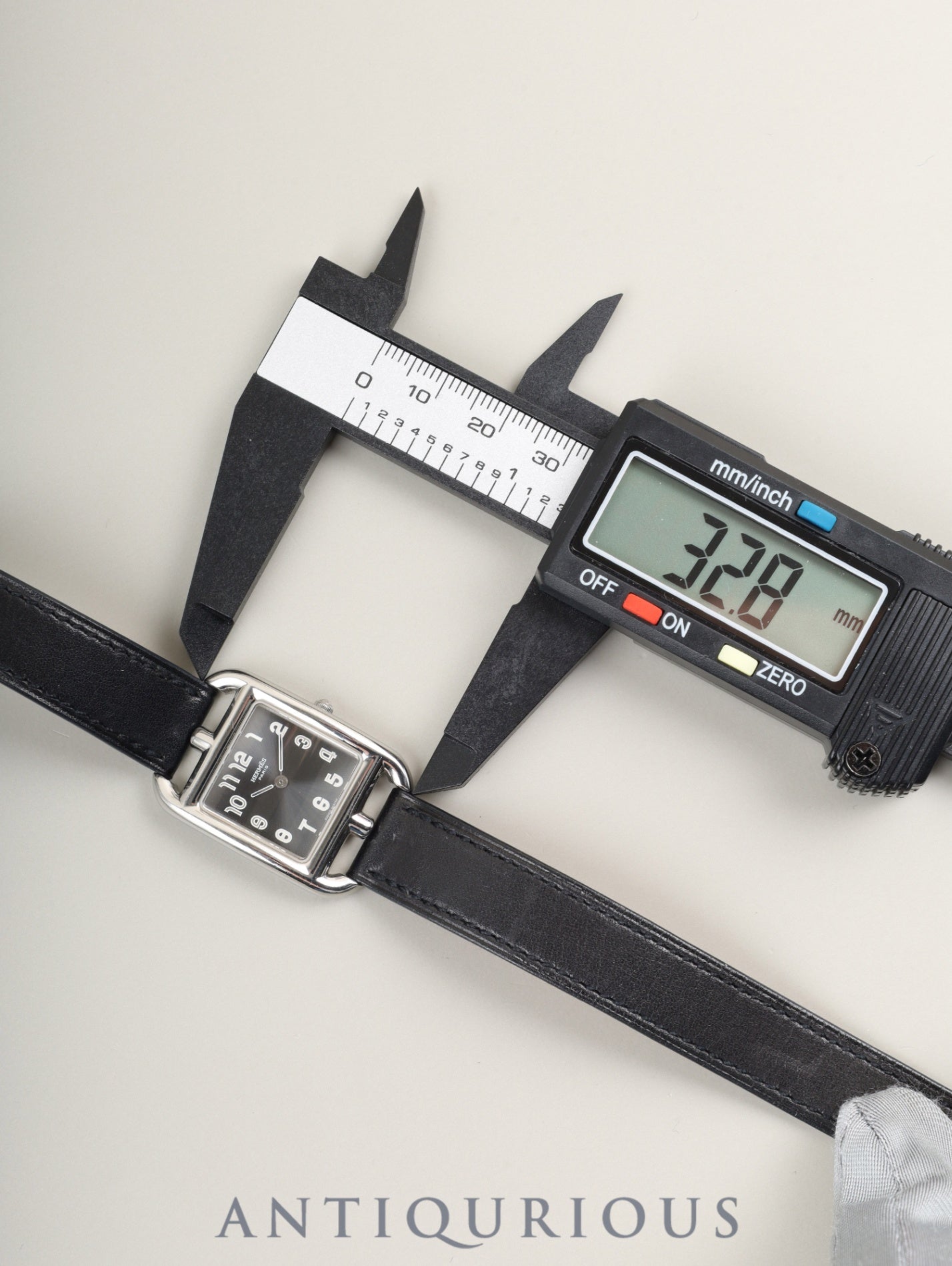 Hermès Cape Cod CC1.210 Quartz Caliber 976.001 Stainless Steel Watch with Genuine Leather Strap (D Stamp: 2000) and Genuine Buckle (SS), Gray Arabic Dial, Box, Warranty Card, Overhauled