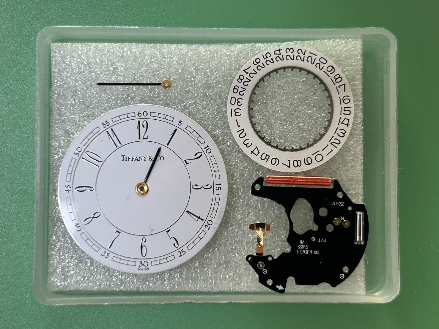 ティファニー ラウンドクラシック クォーツ Cal.ETA255.441 14K 革 社外尾錠(GP) ホワイトアラビア文字盤 オーバーホール済み