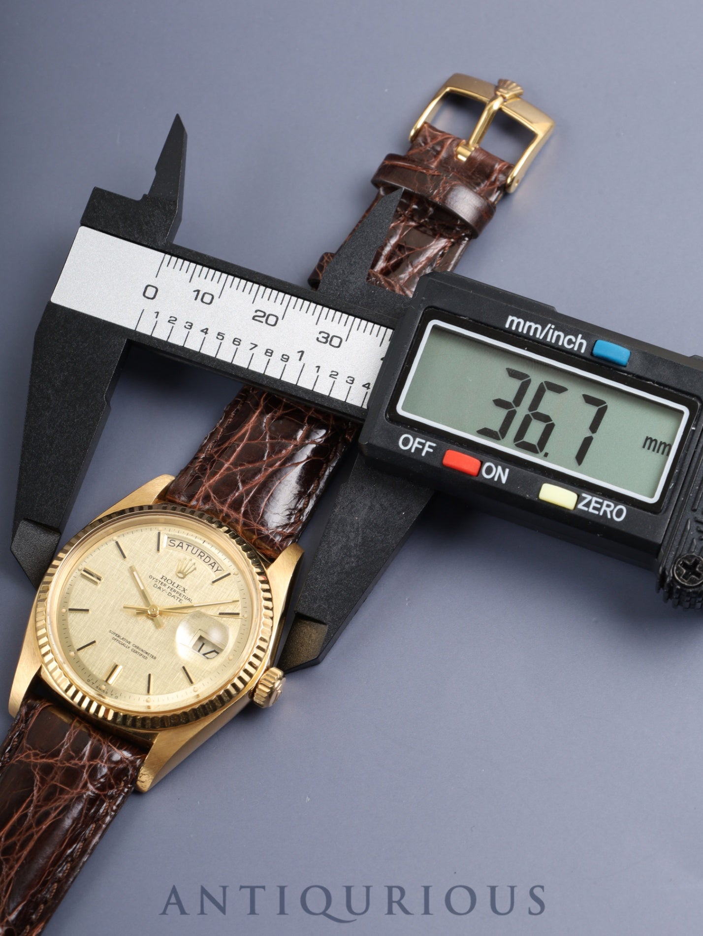 ロレックス デイデイト 1803 自動巻き Cal.1556 750YG 革 純正ピンバックル(GP)シグマダイアル シャンパン文字盤 34番台(1971年)オーバーホール済み