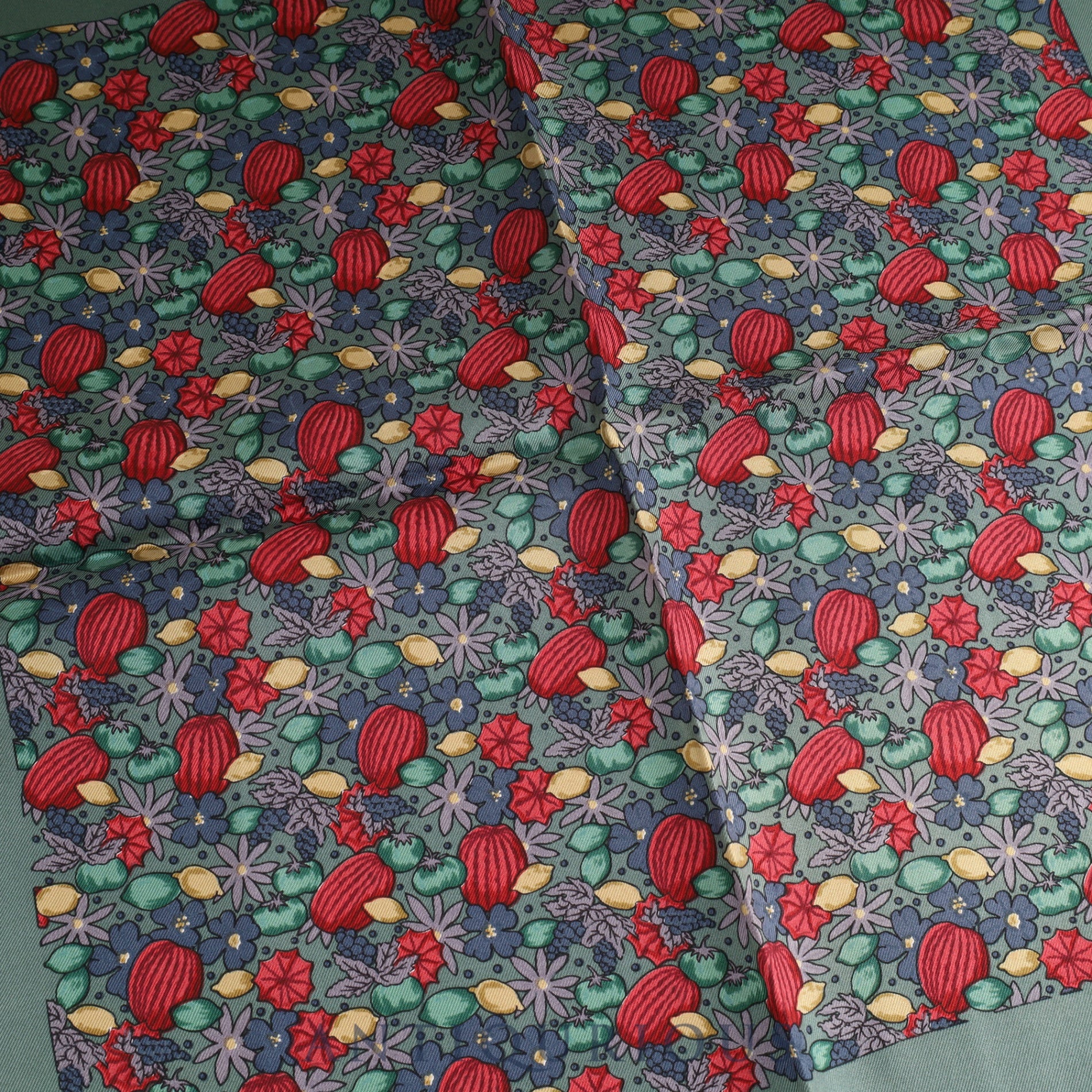 エルメス スカーフ カレ45 総柄 グリーン SILK100%