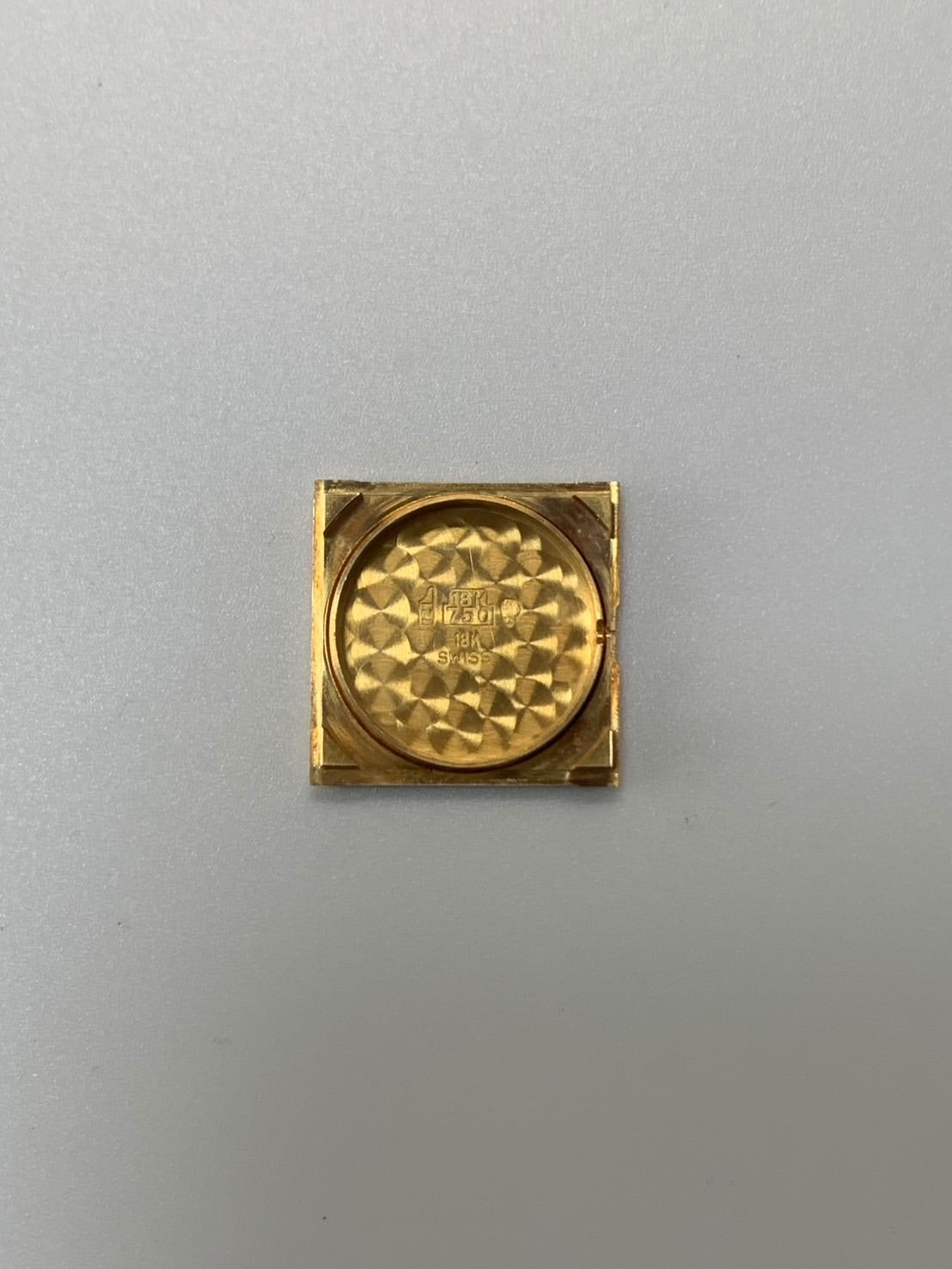 カルティエ タンクルイカルティエ SM 78087 手巻き Cal.ETA2512 750YG 革 純正ピンバックル(GP)ホワイトローマン文字盤(SWISS表記 )保証書(1984年 /個人名記載あり)冊子 オーバーホール済み