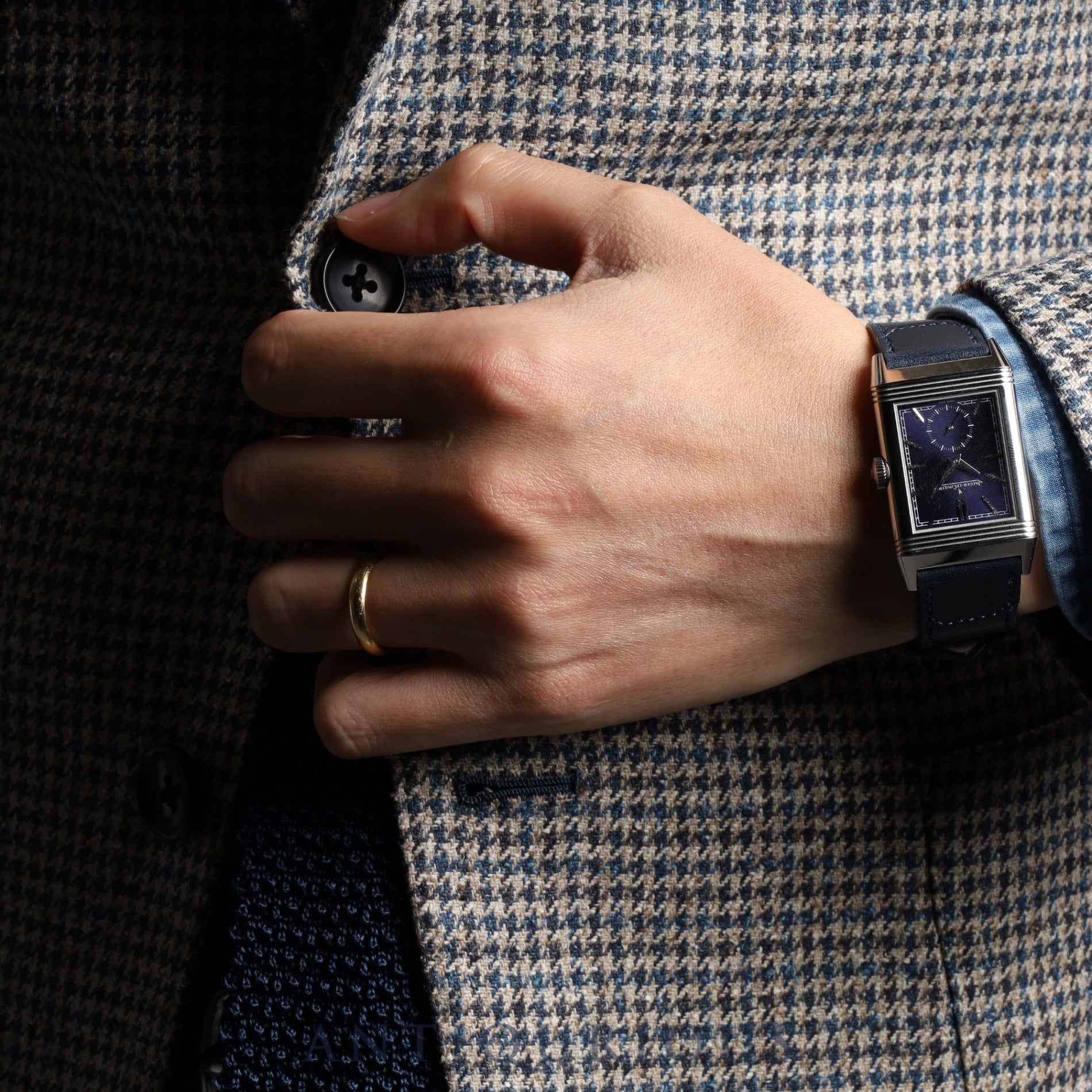 Jaeger-LeCoultre Reverso Tribute Small Second Q397848J / 214.8.62 Manual winding Cal.822/2 SS Genuine leather strap Genuine buckle (SS) Blue dial Box Overhauled