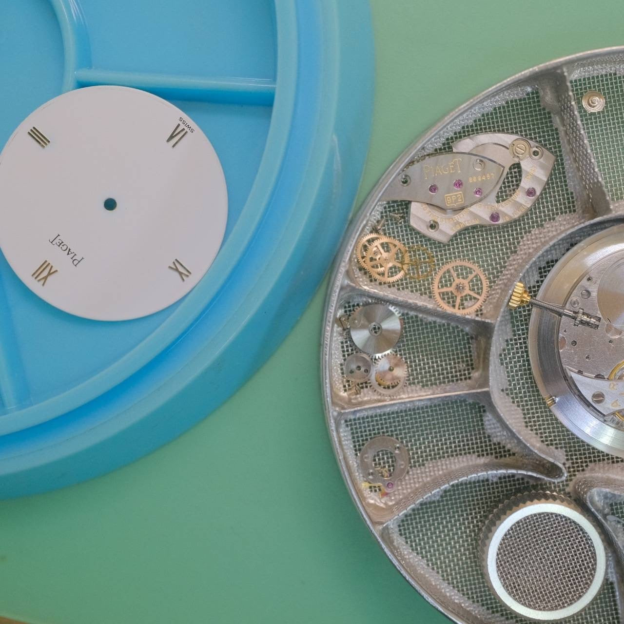 Piaget Round 90231 Manual Winding Caliber 9P2 750YG Leather Strap with Genuine Buckle (750YG) White Dial