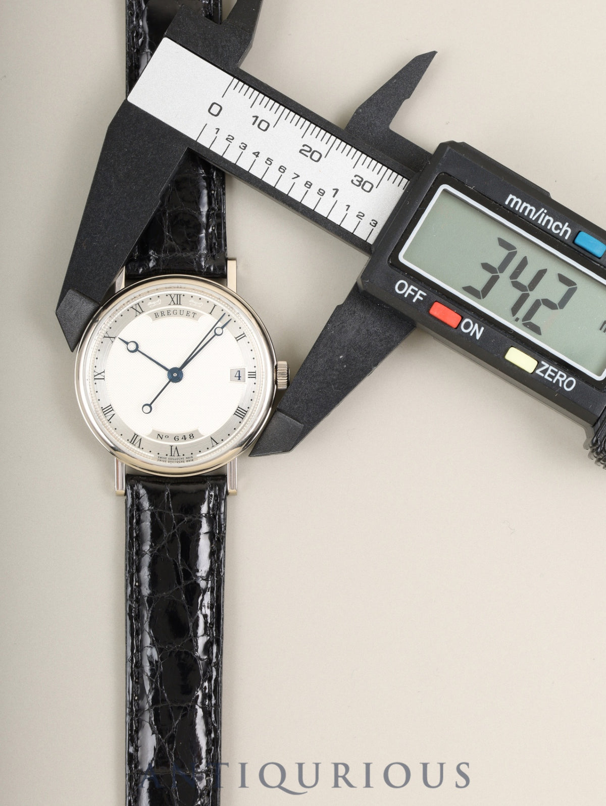ブレゲ クラシック 9067BB / 12 / 974 自動巻き Cal.591A 750WG 革 純正ピンバックル(750WG)シルバーギョシェ文字盤 箱 冊子 保証書(2021年)純正レザーベルト付き オーバーホール済み