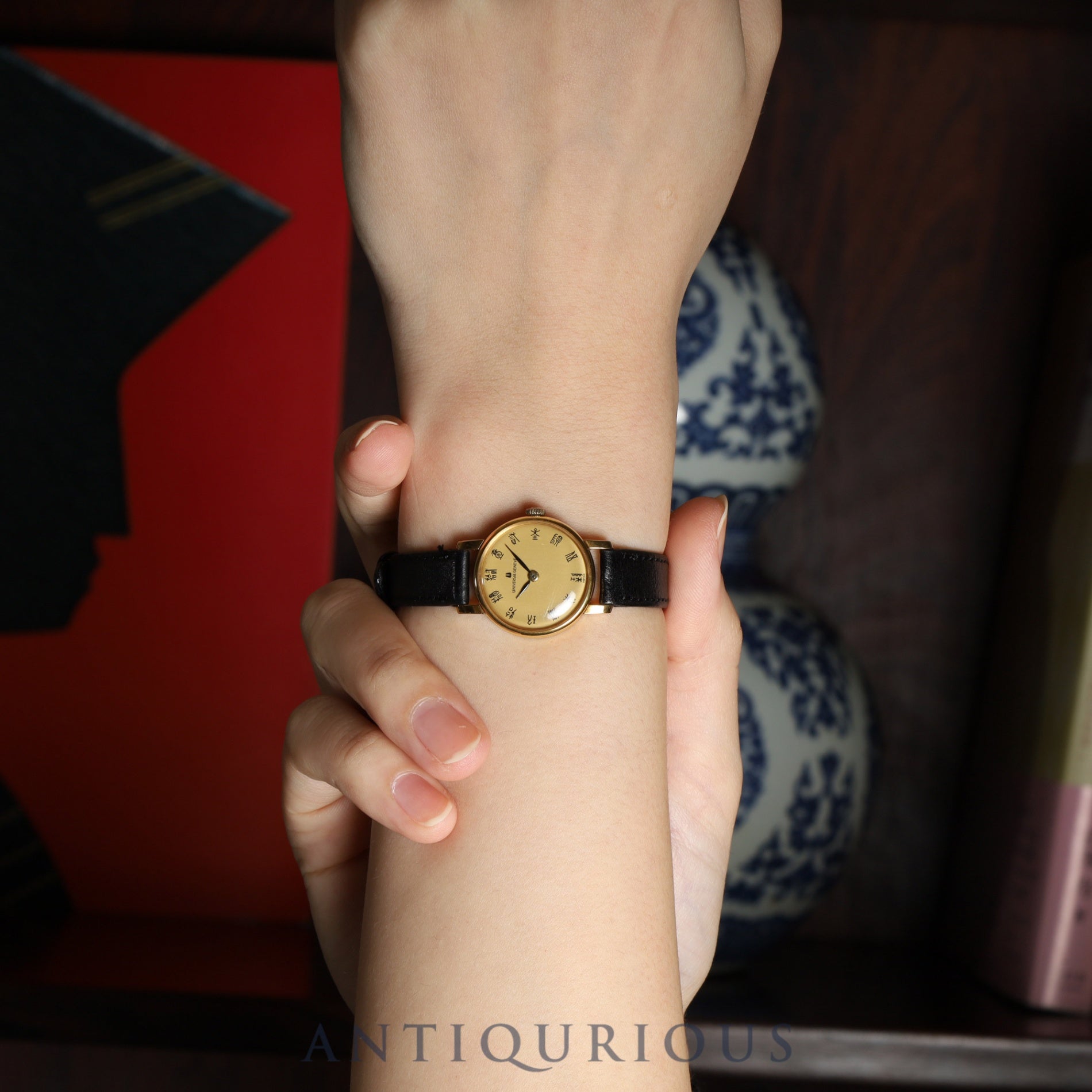 ユニバーサル・ジュネーブ ラウンド 542605 手巻き GP 革 社外尾錠(GP)シャンパン文字盤 オーバーホール済み