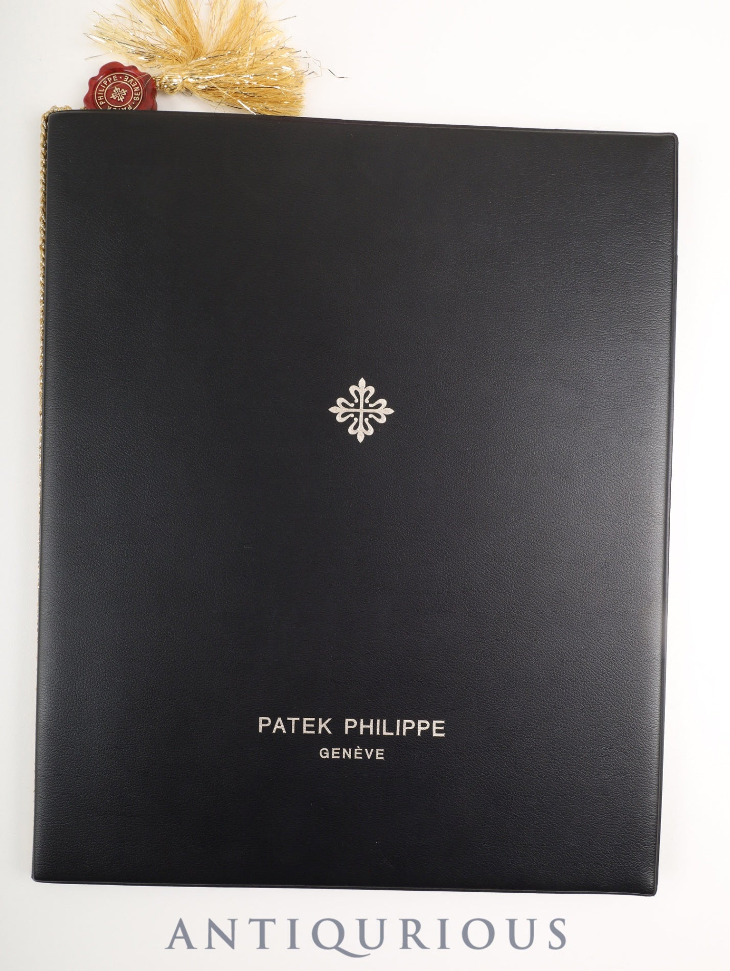 パテック・フィリップ ゴールデンエリプス 3577/1 手巻き Cal.175 750WG 750WG ブルー文字盤(σ・SWISS・σ表記)保証書ケース 冊子 保証書(1976年) 修理保証書(1988年) 原産地証明書兼保証書 オーバーホール済み