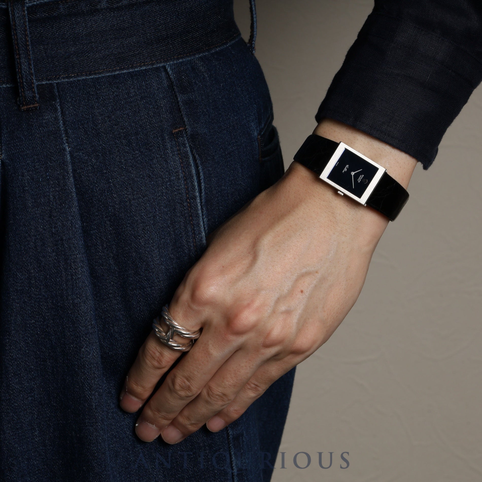 Rolex Cellini 4014 manual winding Cal. 1601 750 leather watch with genuine stainless steel buckle, blue dial, 22 x 29mm, 34th series (1971), genuine leather strap (shows signs of use), overhauled.