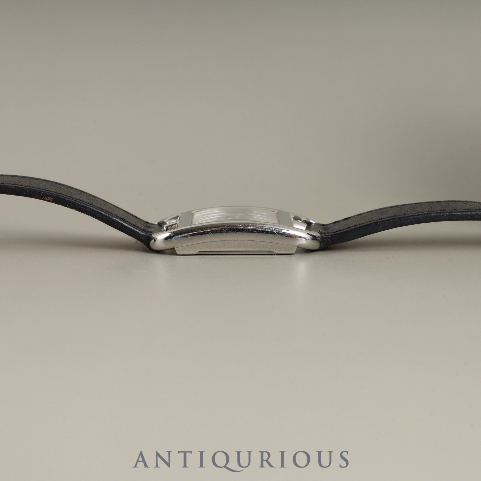 Hermès Cape Cod CC1.210 Quartz Caliber 976.001 Stainless Steel Watch with Genuine Leather Strap (E Stamp: 2001) and Genuine Stainless Steel Buckle. Gray Arabic Dial. Overhauled.