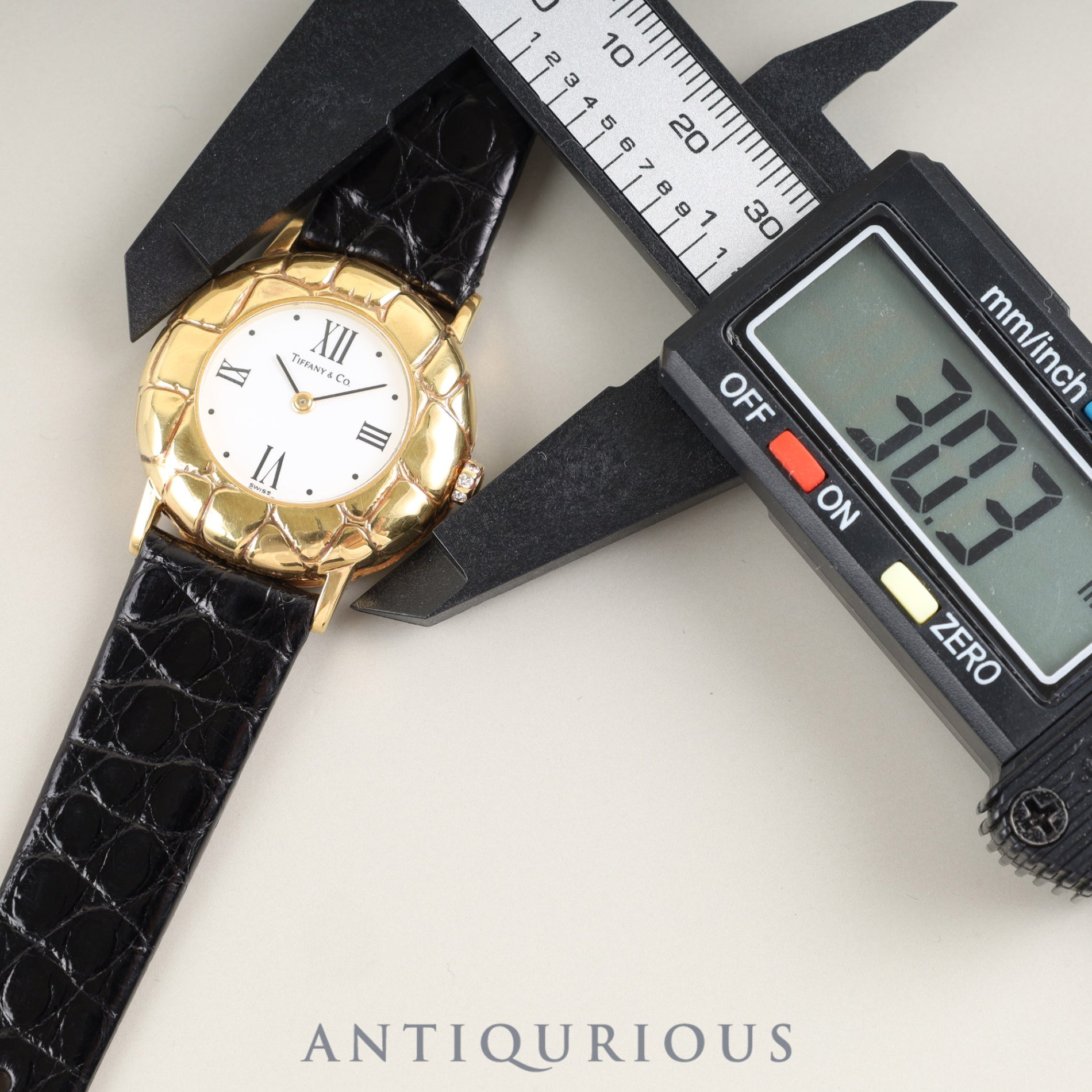 ティファニー ラウンド クォーツ Cal.6.20 18KT 革 純正尾錠(18K) ホワイトローマン文字盤 オーバーホール済み