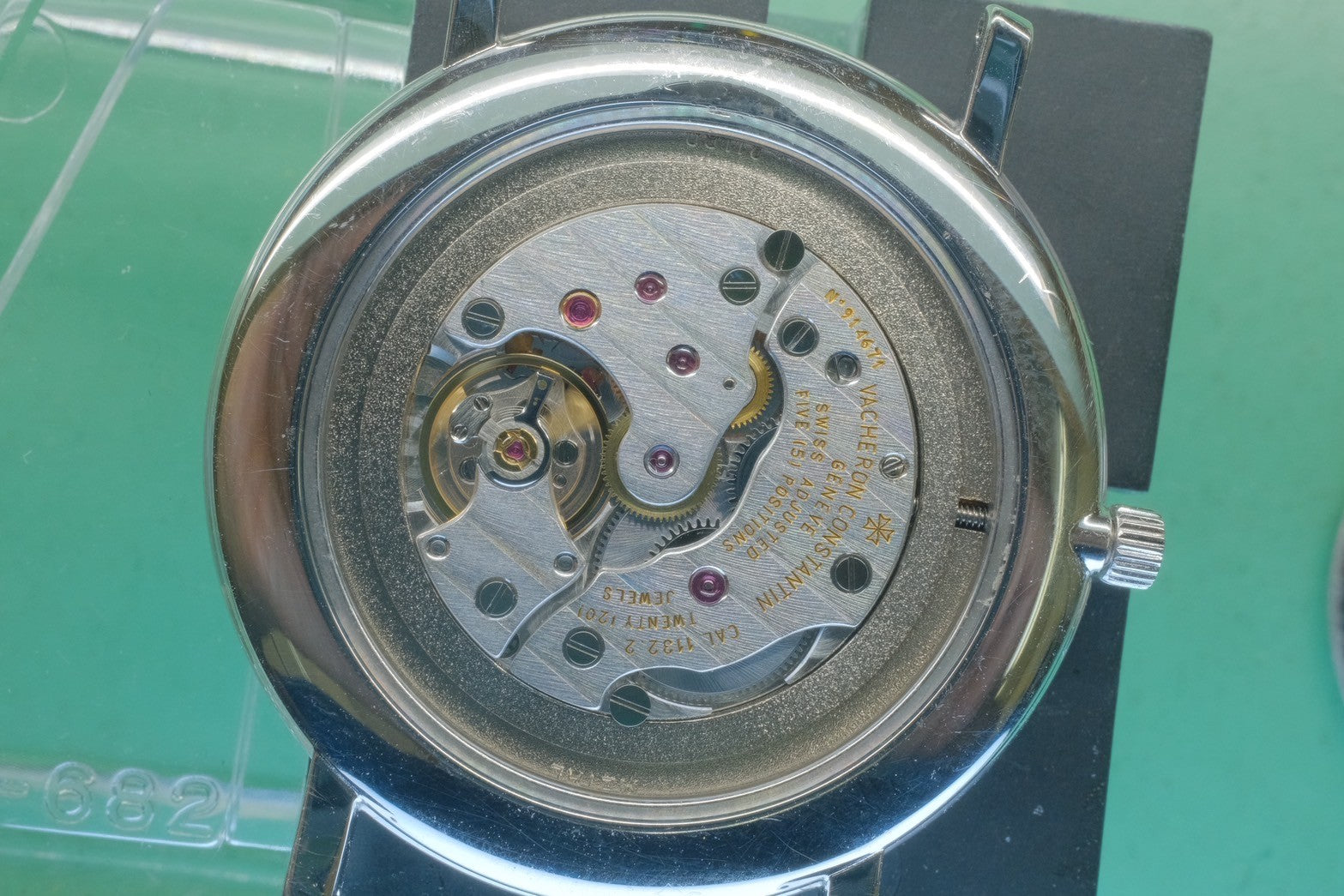 ヴァシュロン・コンスタンタン エッセンシャル 31160 / 000G 手巻き Cal.1132.2 750 革 純正尾錠(750) ホワイト文字盤 箱 ケース 冊子 保証書(2002年) オーバーホール済み