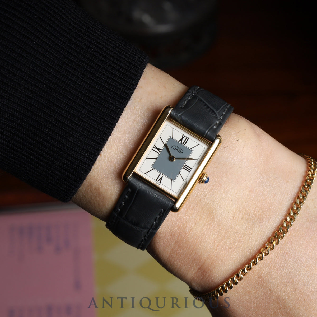 Cartier Must Tank LM 590005, quartz movement, SV925, leather, genuine pin buckle (GP), gray Roman numerals with a center jump (SWISS markings), fully serviced at a Cartier boutique.