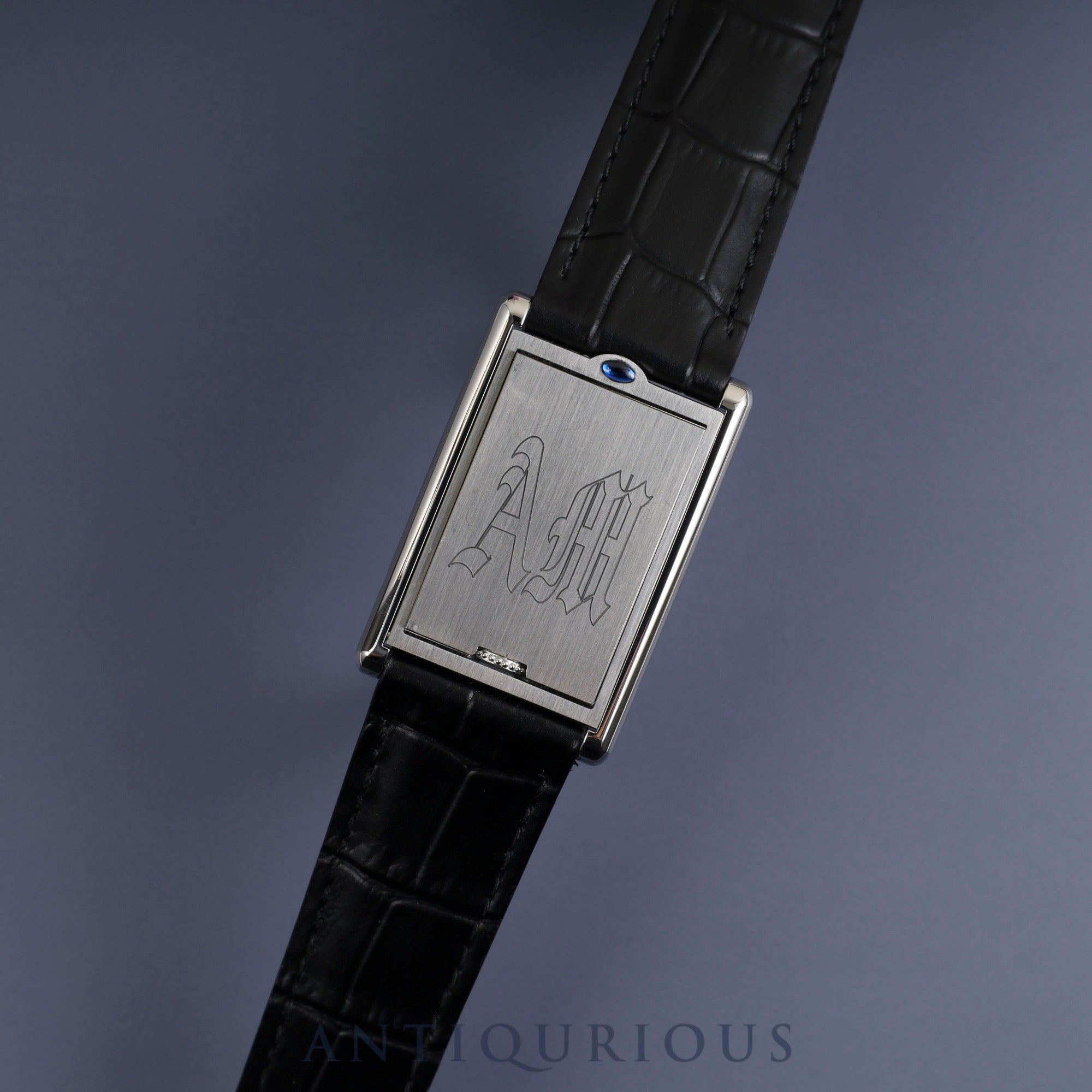 カルティエ タンク バスキュラント LM W1016055 / 2522 クォーツ SS 革 純正Dバックル(SS) ホワイトローマン文字盤 保証書(2002年)冊子 カルティエブティックコンプリートサービス済み ※ケースイニシャル裏彫り有り