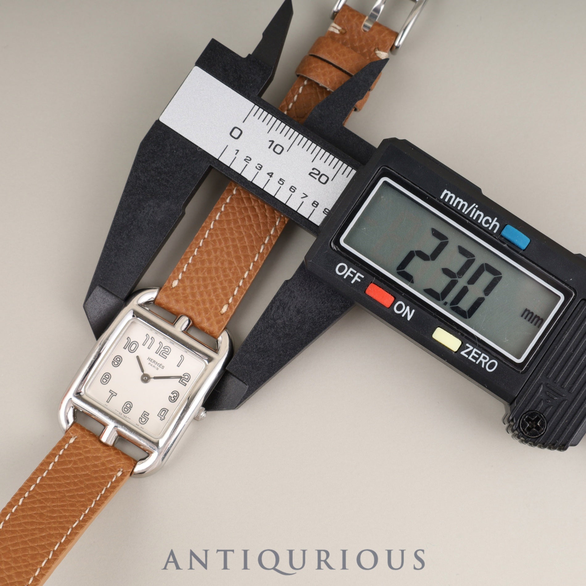 エルメス ケープコッド CC1.210 クォーツ Cal.976.001 SS 革 純正尾錠(SS) シルバー文字盤 箱 冊子 保証書(2003年)純正革ベルト(□G刻:2003年、使用感あり)オーバーホール済み