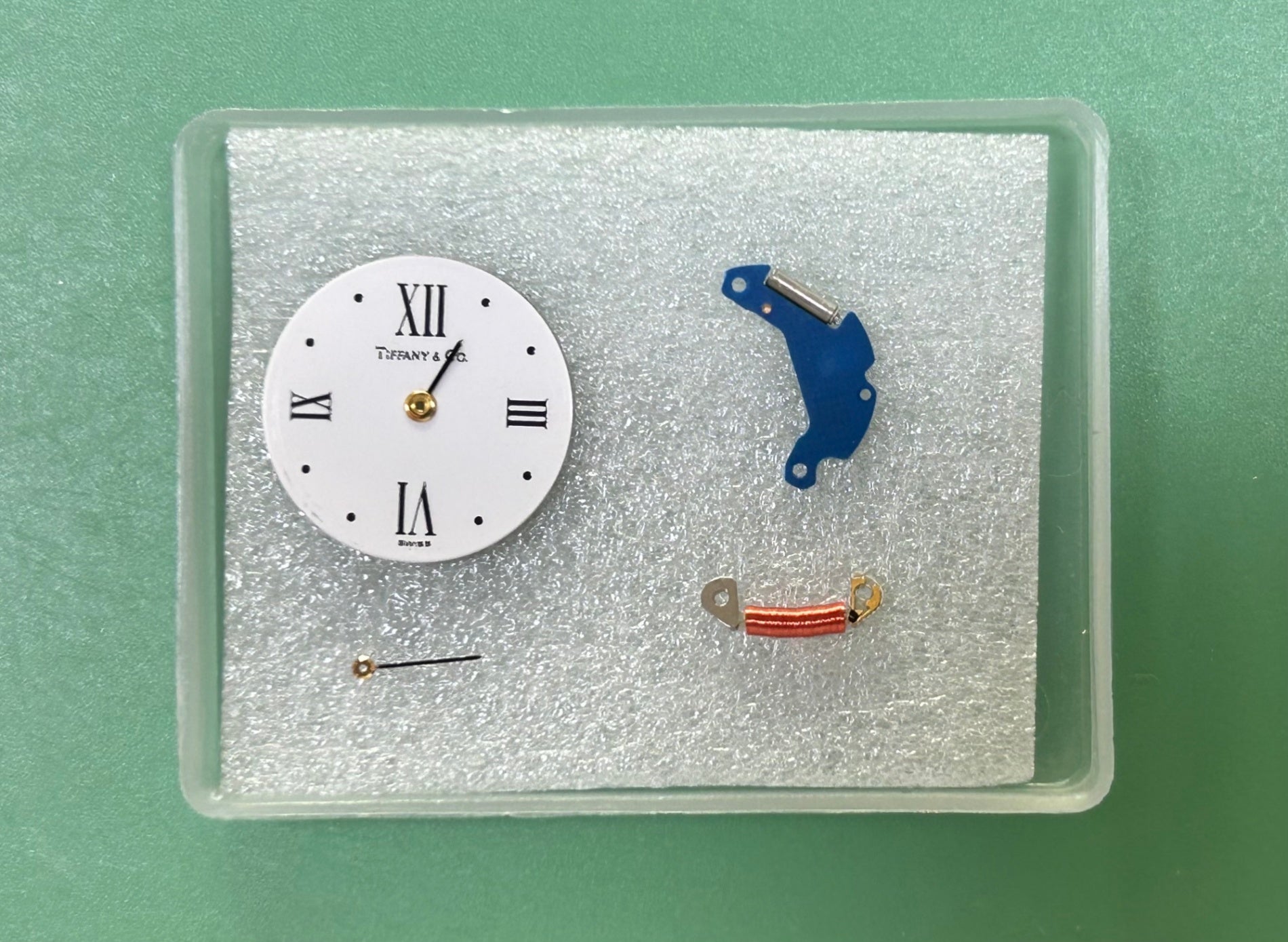 ティファニー ラウンド クォーツ Cal.6.20 18KT 革 純正尾錠(18K) ホワイトローマン文字盤 オーバーホール済み