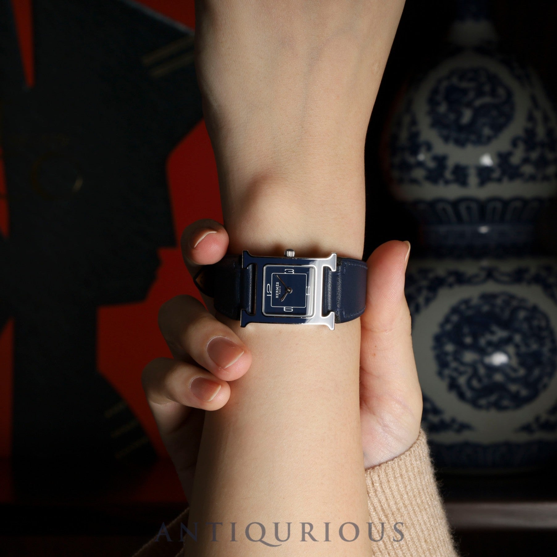 Hermès H Watch HH1.222 Quartz Caliber 901.001 Stainless Steel with Genuine Leather Strap (C Stamp: 2018) and Genuine Buckle (SS). Blue Dial. Overhauled.