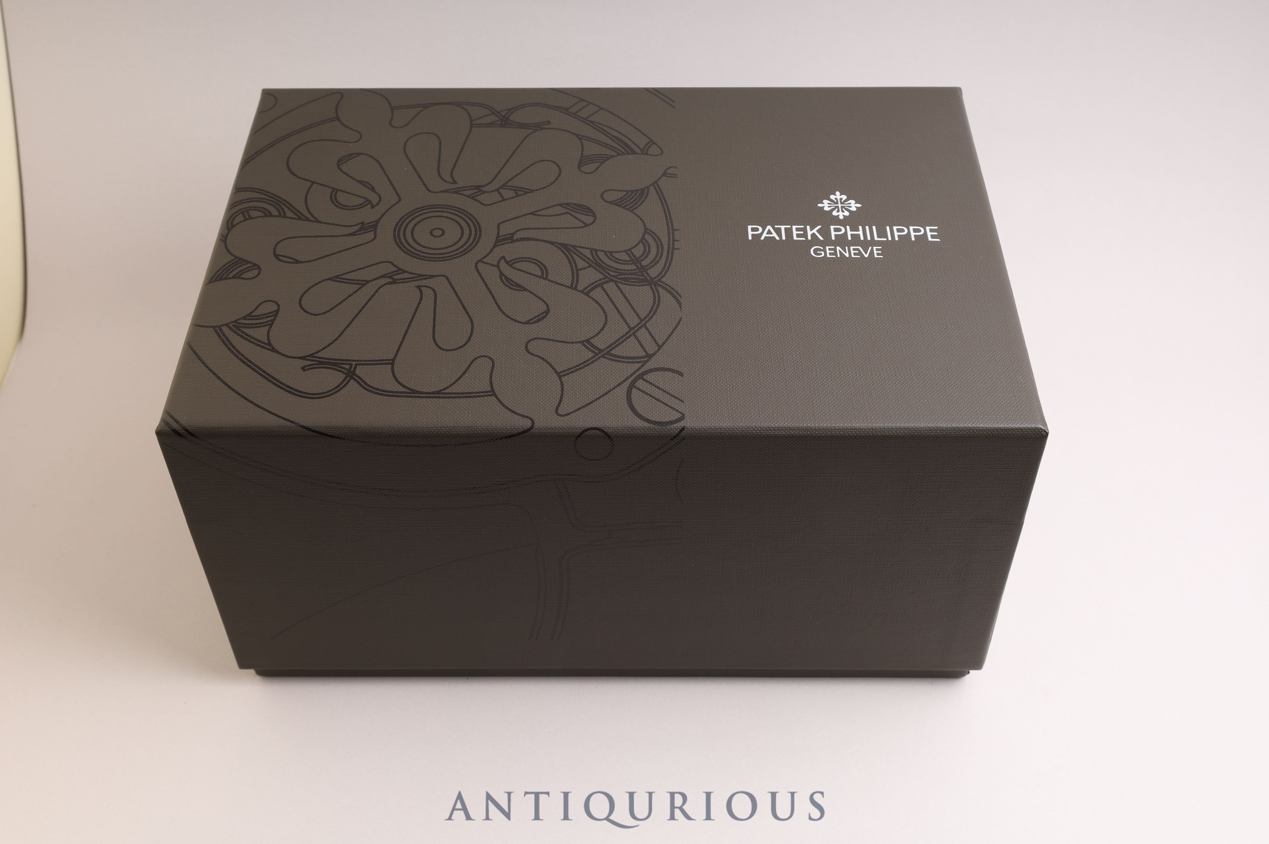 Patek Philippe Calatrava 5196J-001