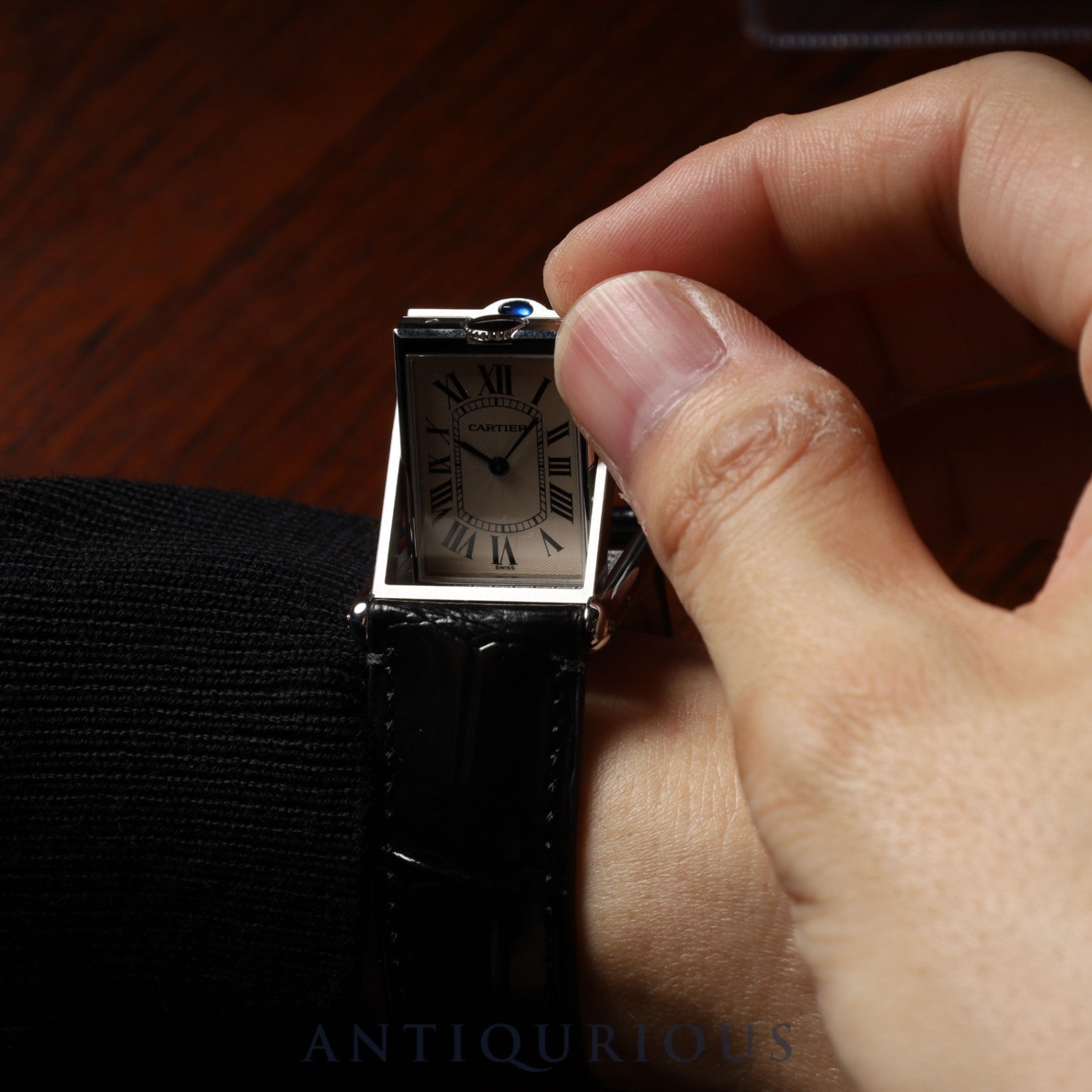 カルティエ タンク バスキュラント LM 2390 手巻き SS 革 社外尾錠(SS) ホワイトローマン文字盤 箱 冊子 保証書(無記載)2025/9/30 カルティエブティックにてコンプリートサービス(フルメンテナンス)済み