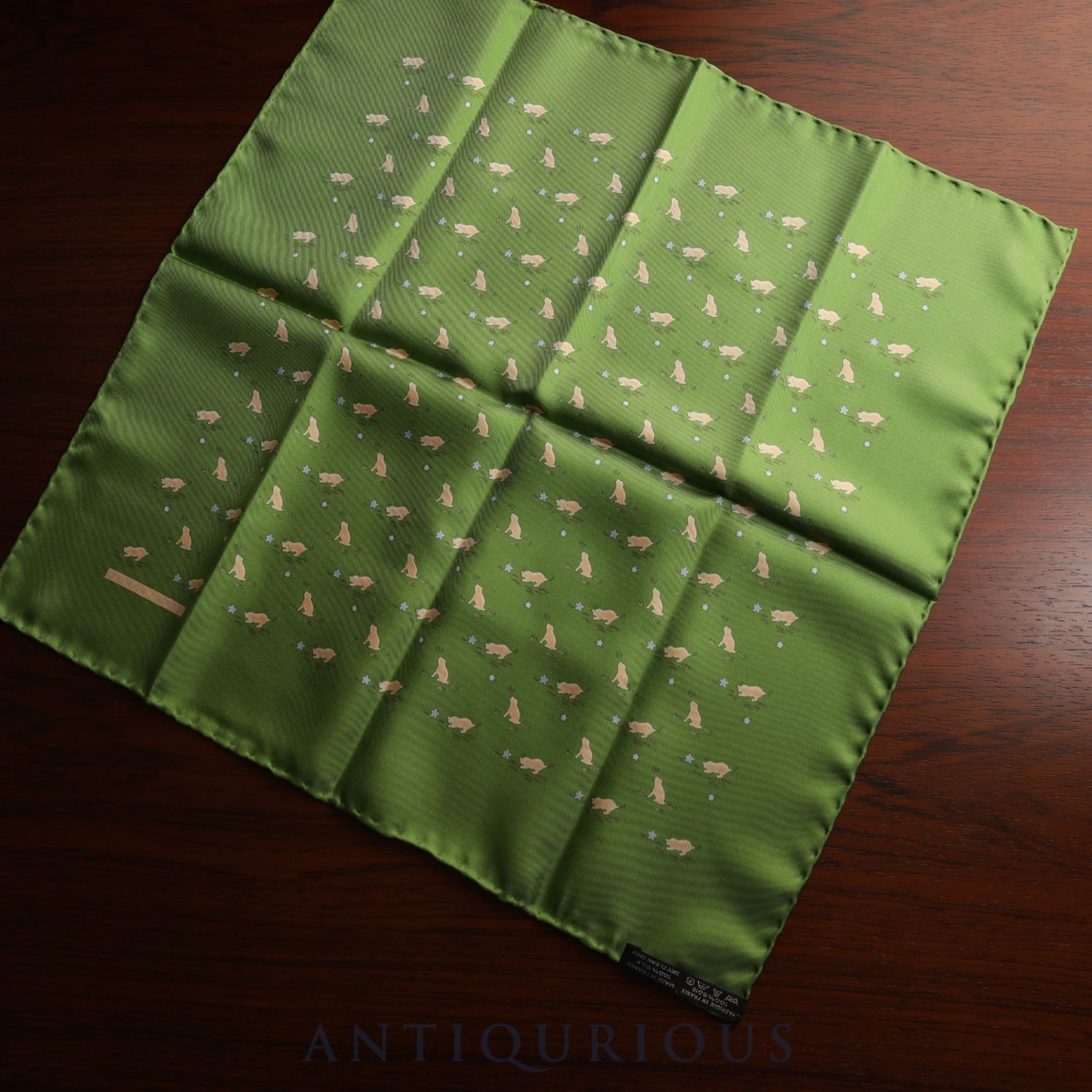 エルメス スカーフ カレ45 総柄 犬 グリーン SILK100%